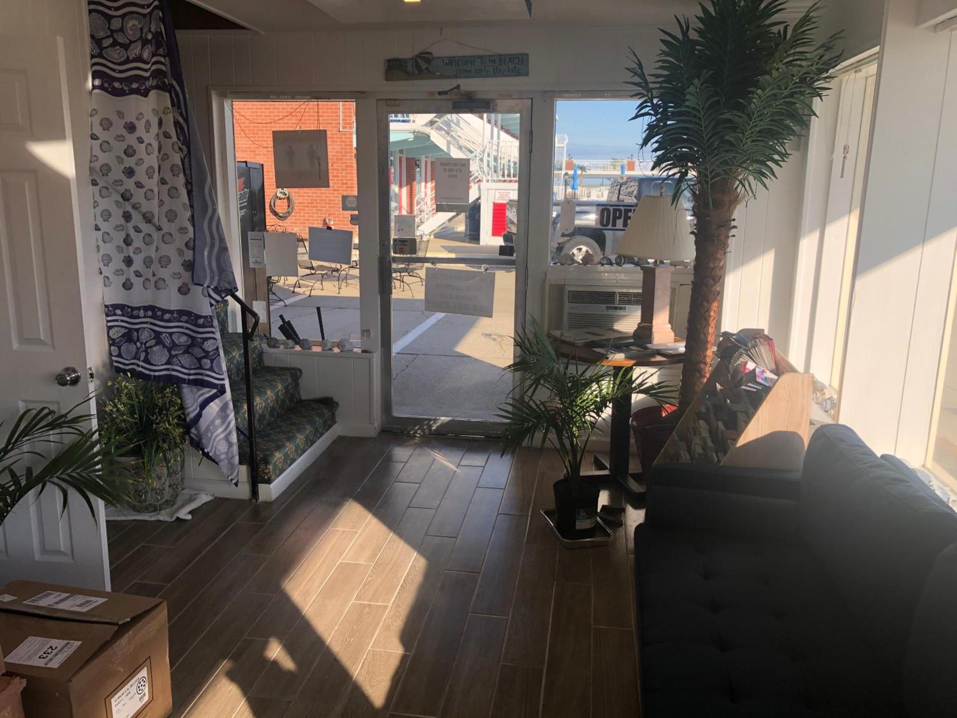 Gold Crest Motel photo 11