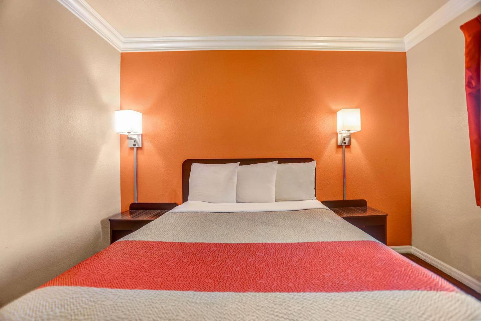 Motel 6-Fresno, CA - Belmont Ave photo 5