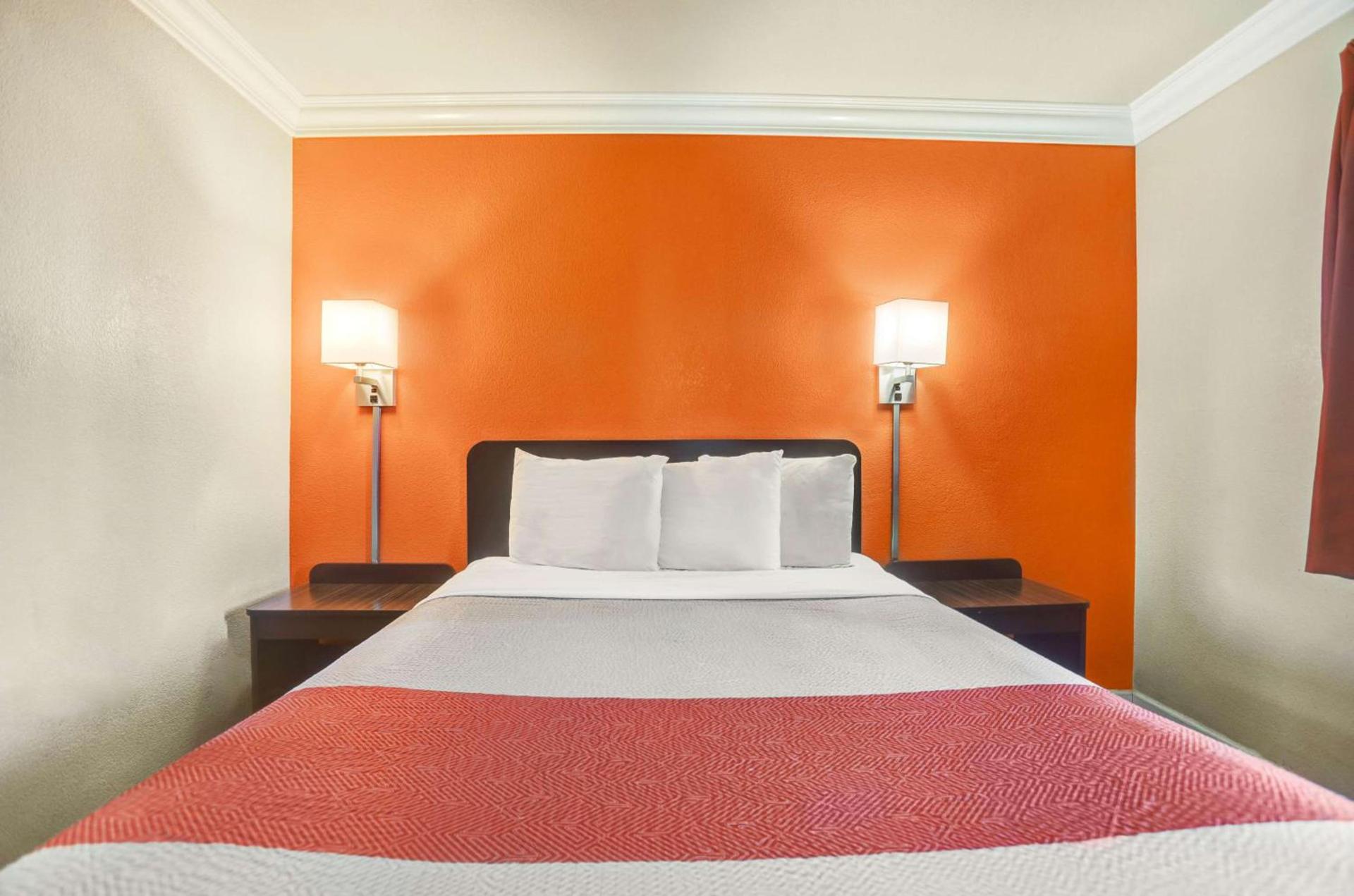Motel 6-Fresno, CA - Belmont Ave photo 10