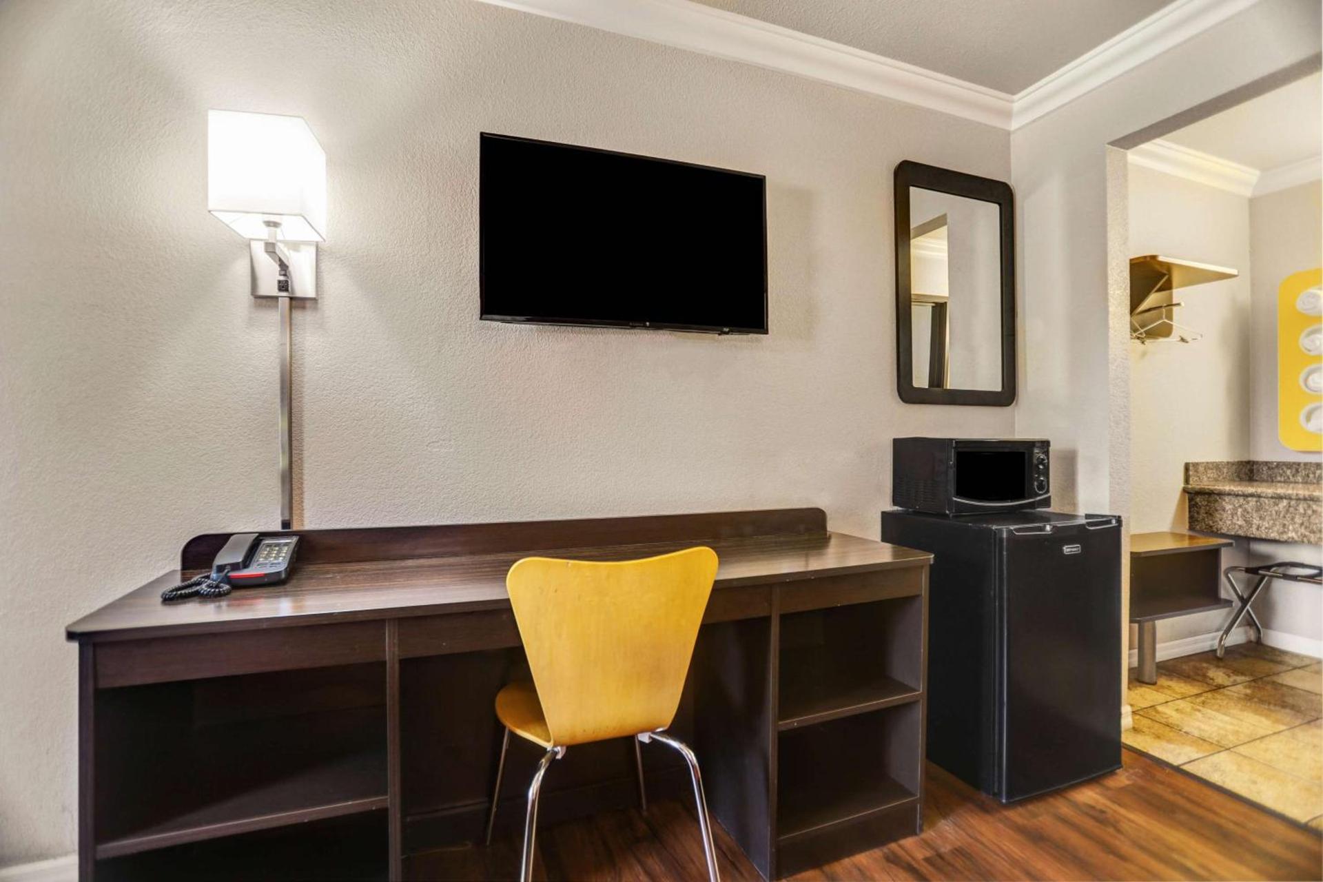 Motel 6-Fresno, CA - Belmont Ave photo 16
