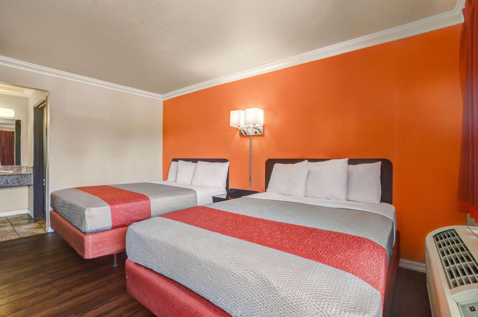 Motel 6-Fresno, CA - Belmont Ave photo 13