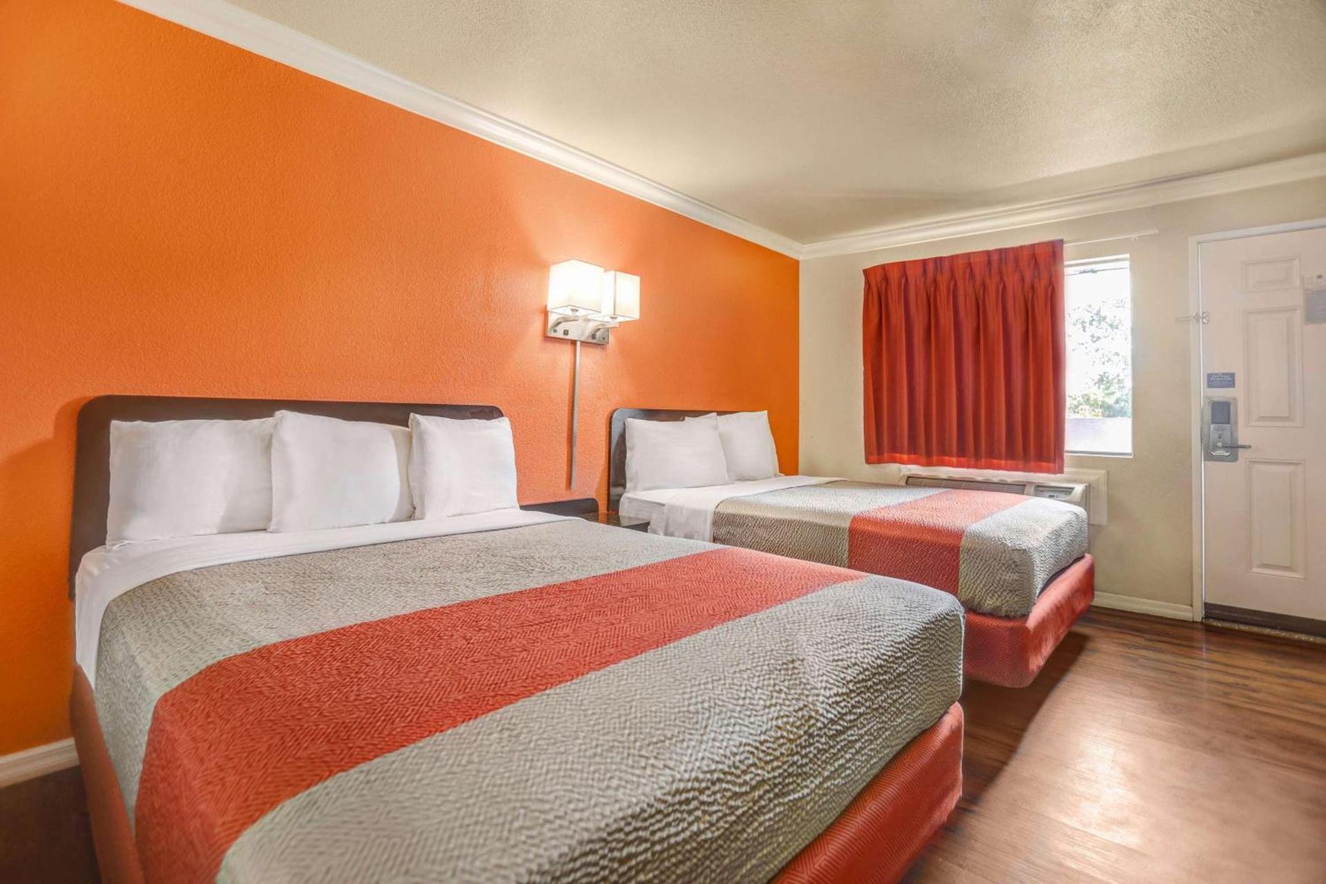 Motel 6-Fresno, CA - Belmont Ave photo 15