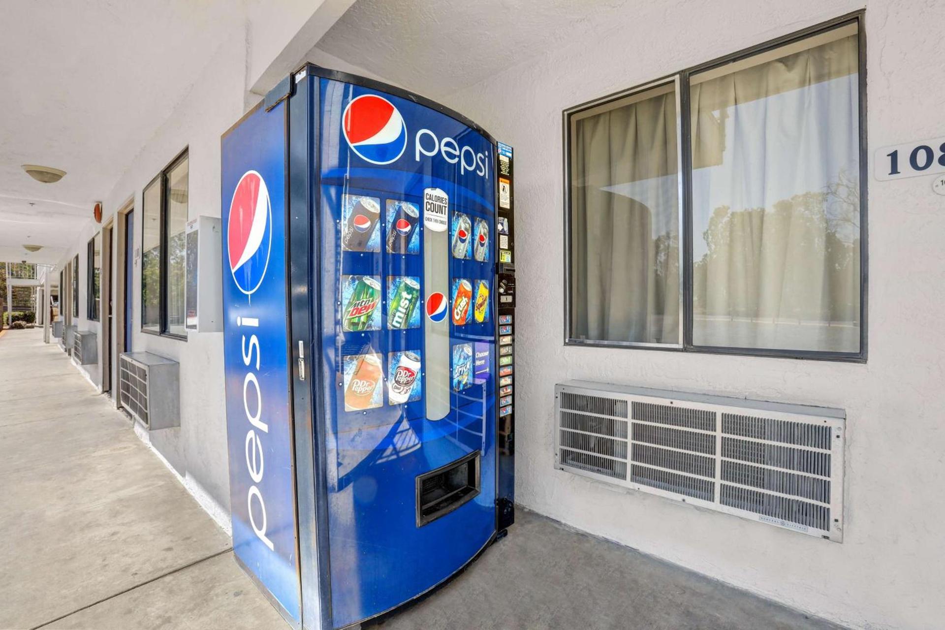 Motel 6-Fresno, CA - Belmont Ave photo 21