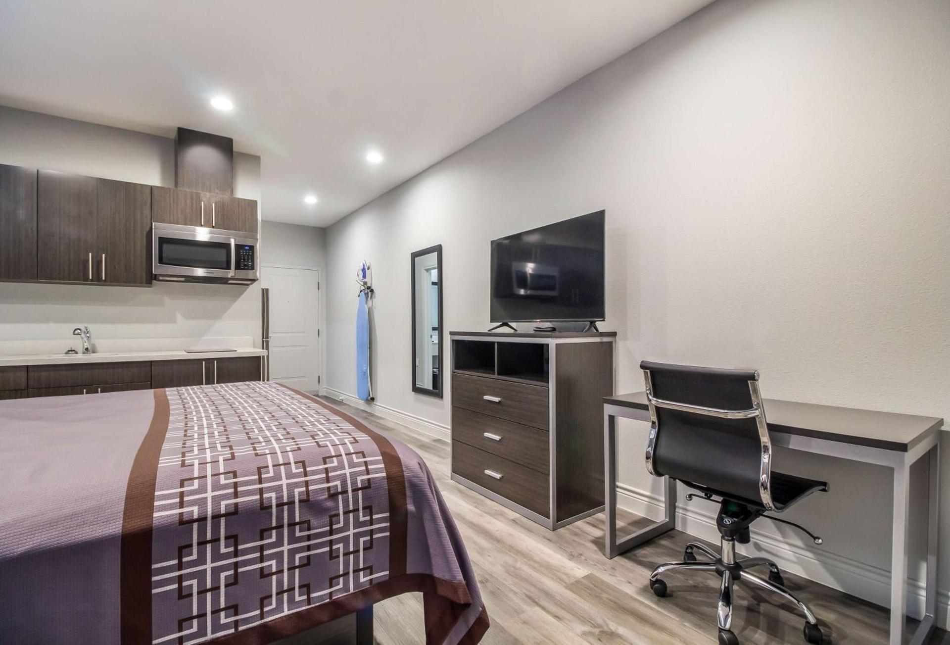 Studio 6 Deer Park, Tx photo 16