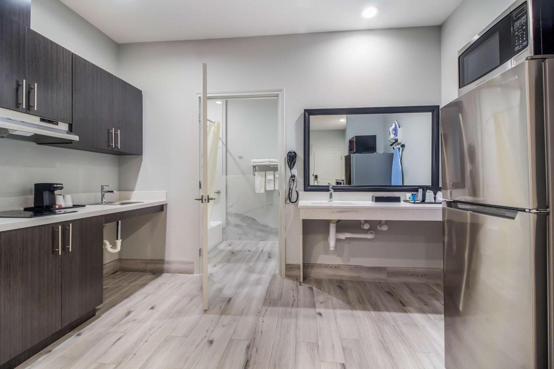 Studio 6 Deer Park, Tx photo 25