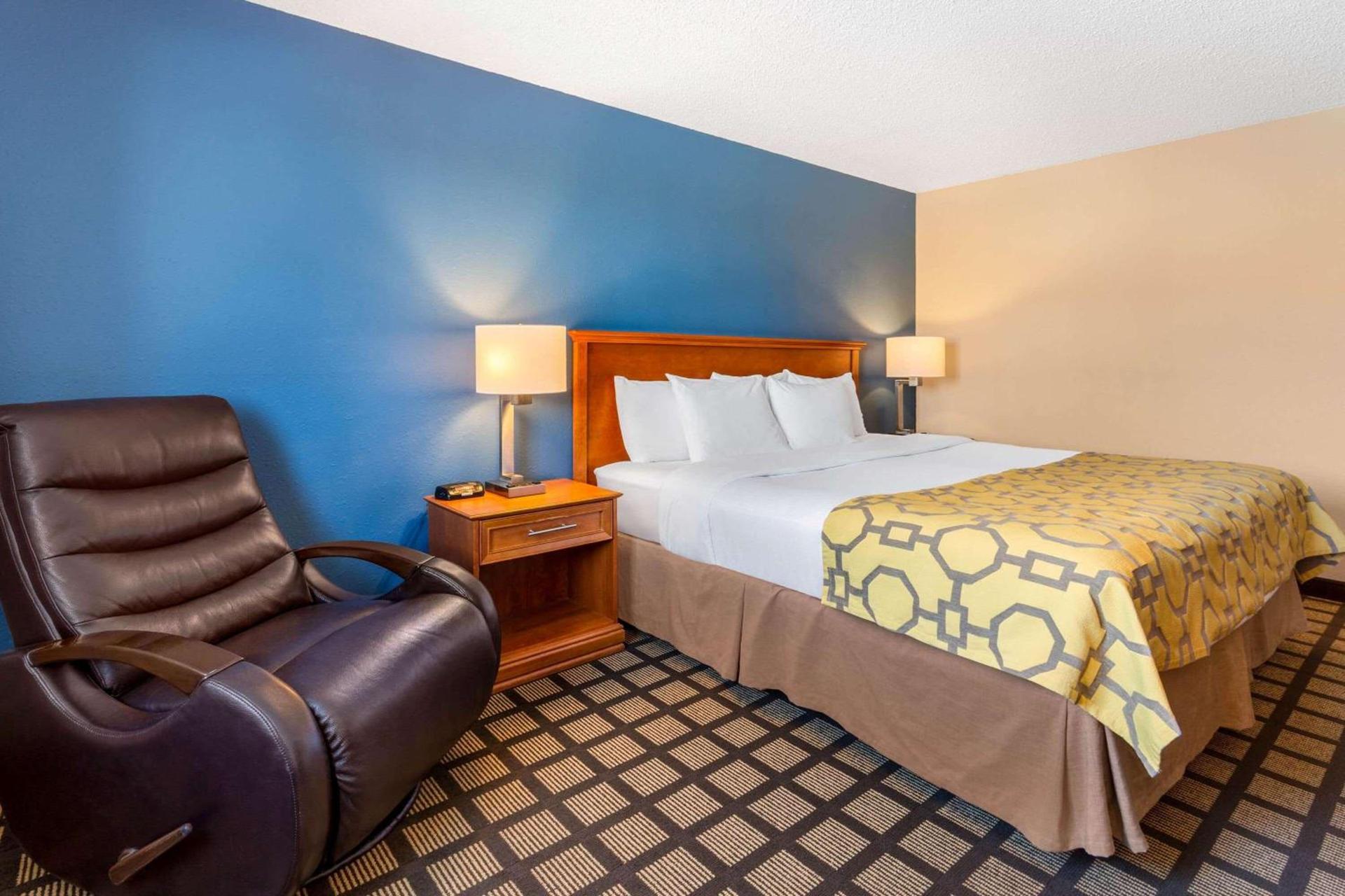 Baymont by Wyndham Rochester Mayo Clinic Area photo 14