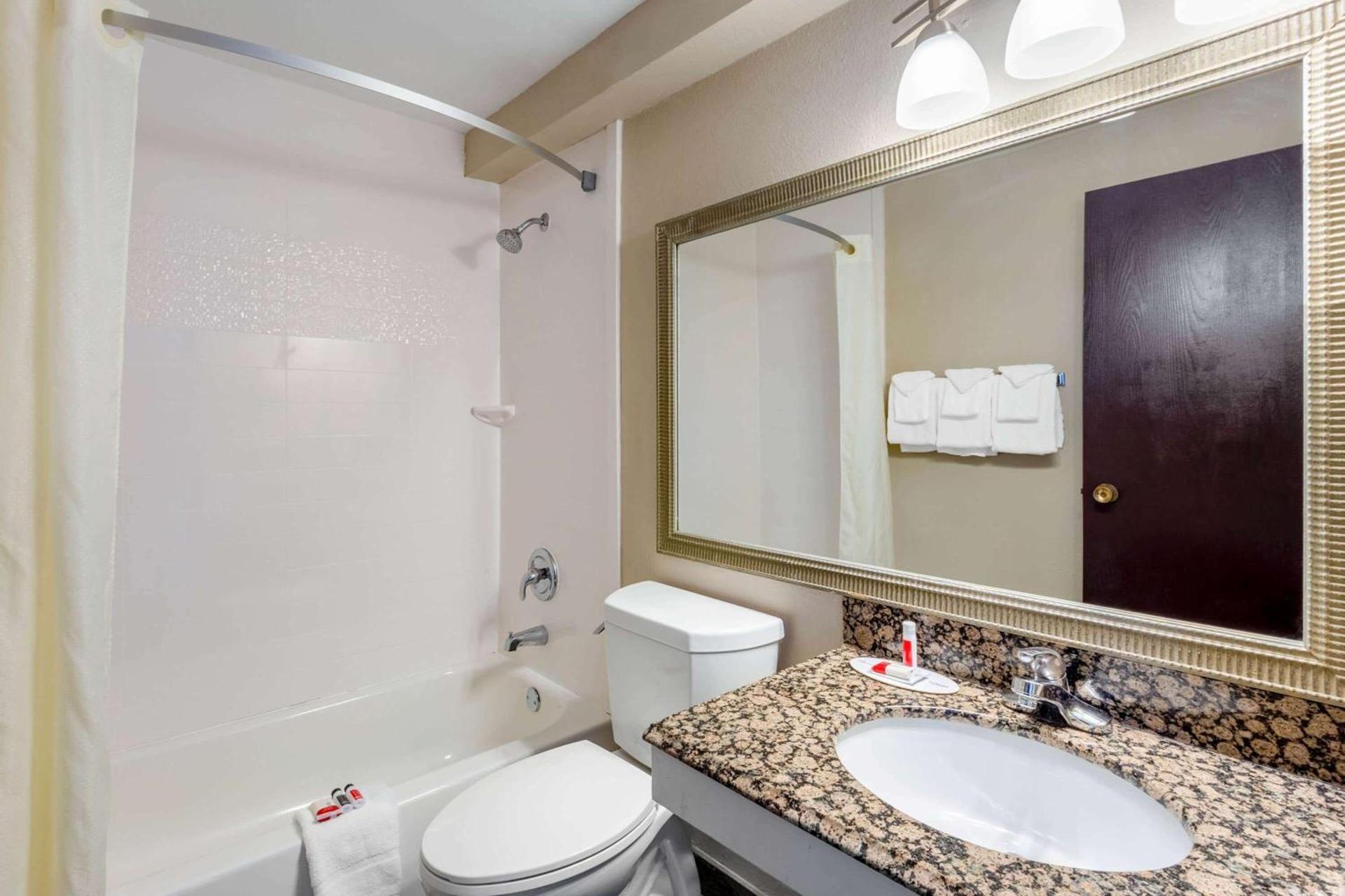 Baymont by Wyndham Rochester Mayo Clinic Area photo 15