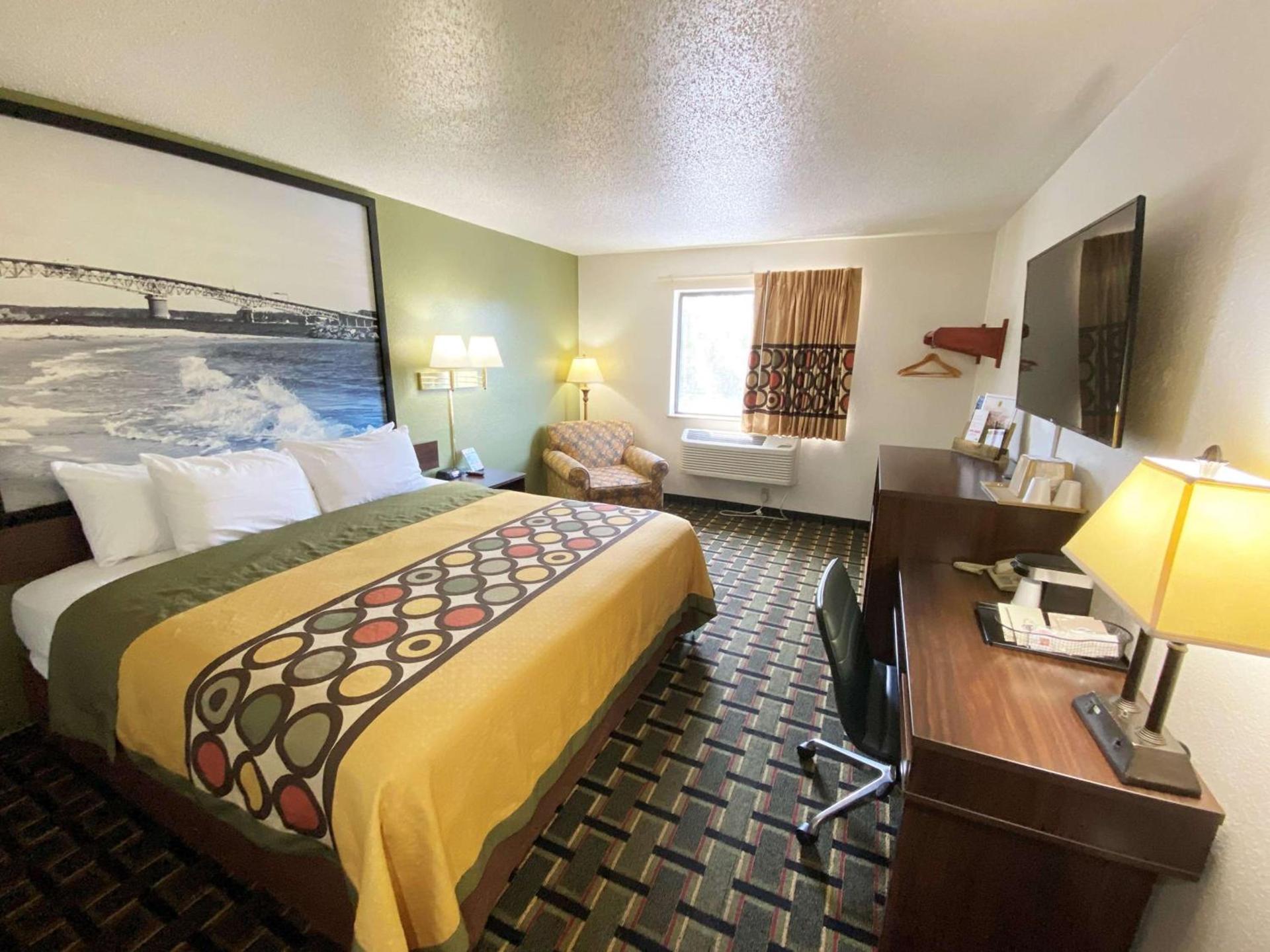 Super 8 by Wyndham Newport News/Jefferson Ave. photo 7