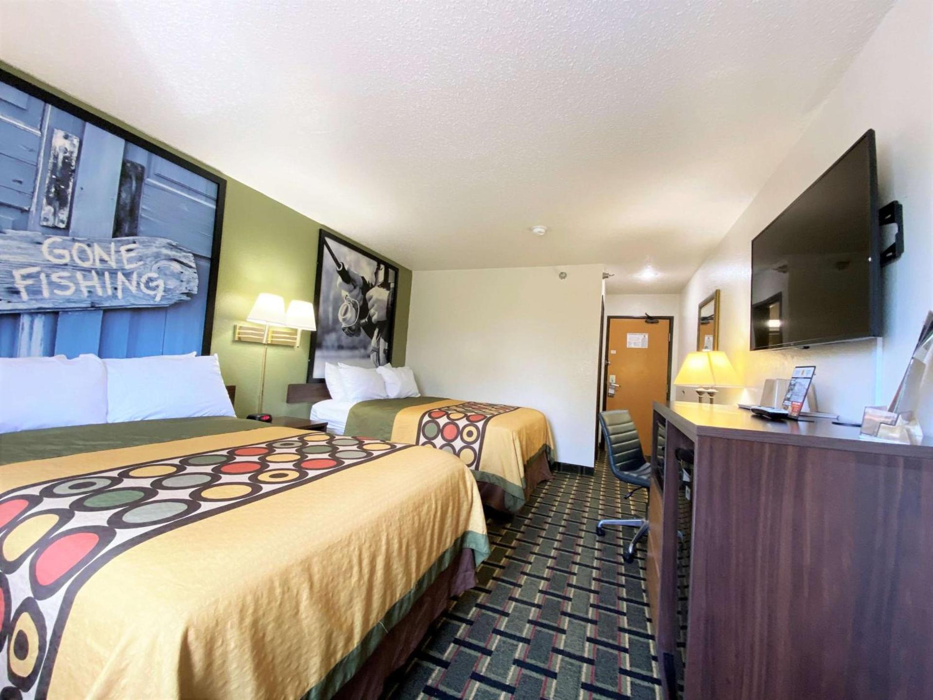 Super 8 by Wyndham Newport News/Jefferson Ave. photo 5