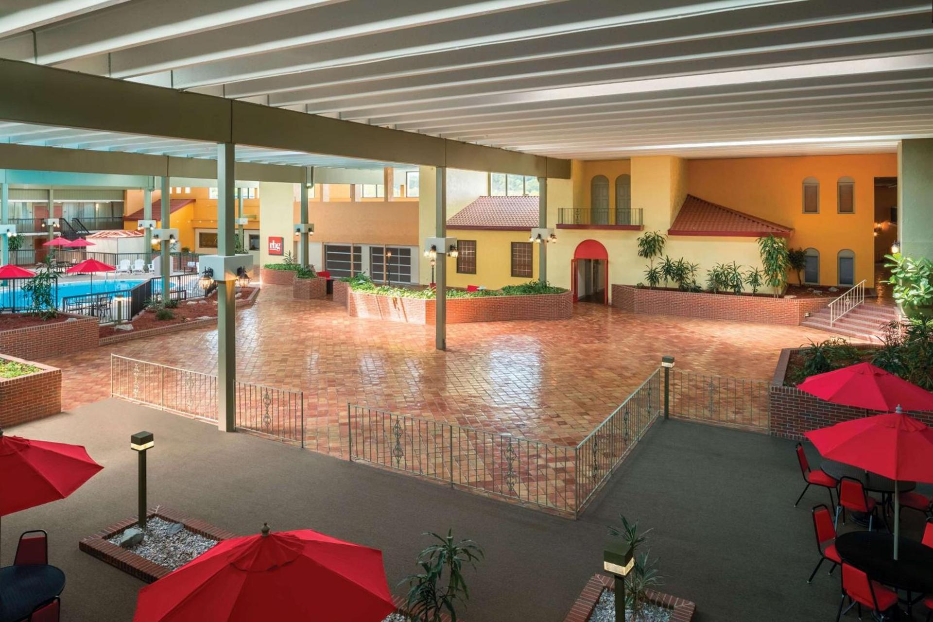 Ramada by Wyndham Indiana photo 33
