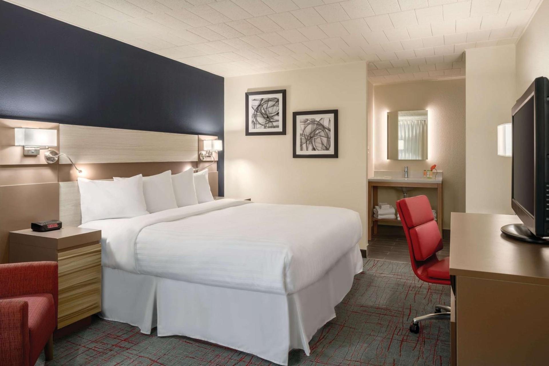 Ramada by Wyndham Indiana photo 35
