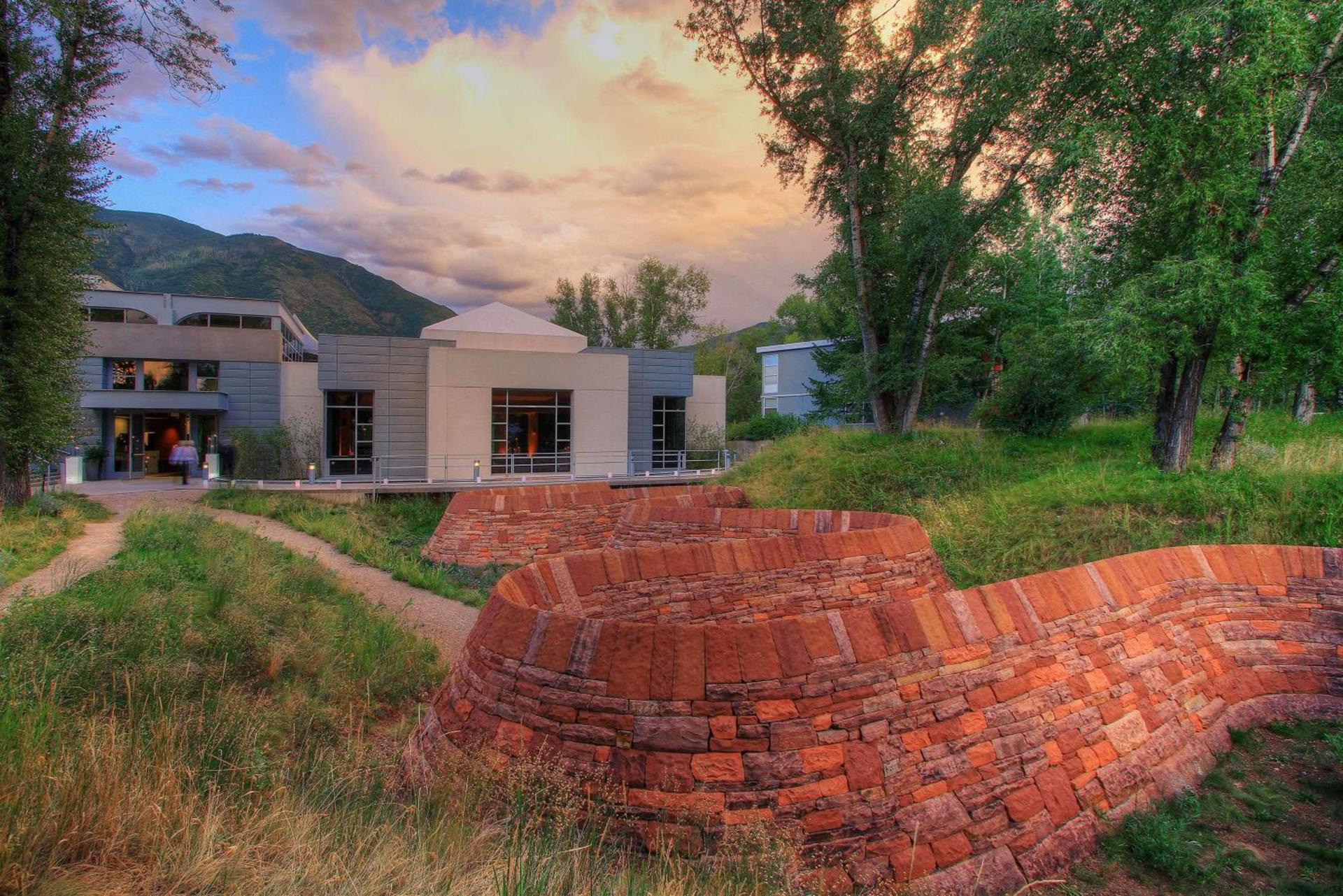 Aspen Meadows Resort photo 36