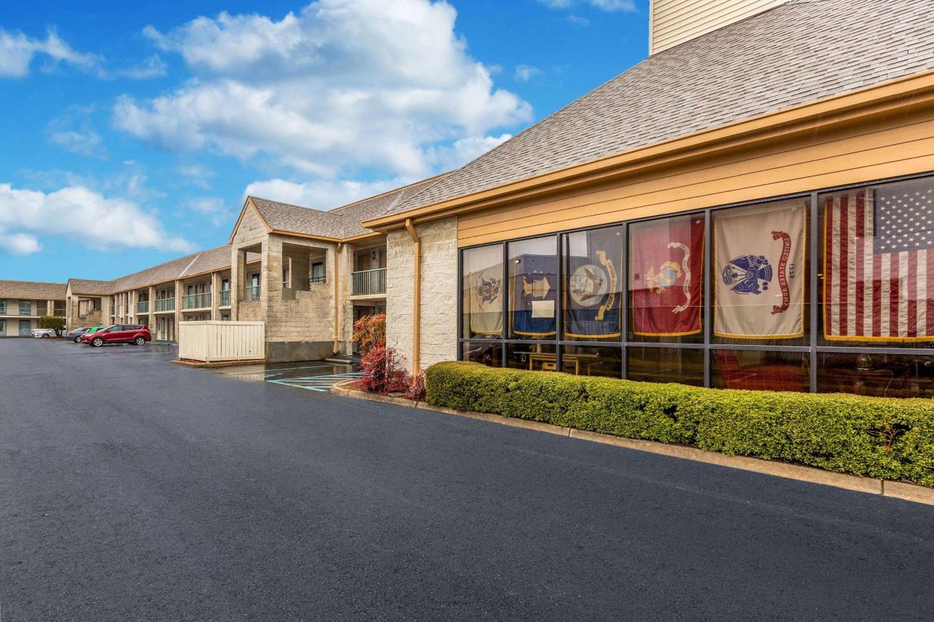Econo Lodge Naval Station Norfolk photo 3