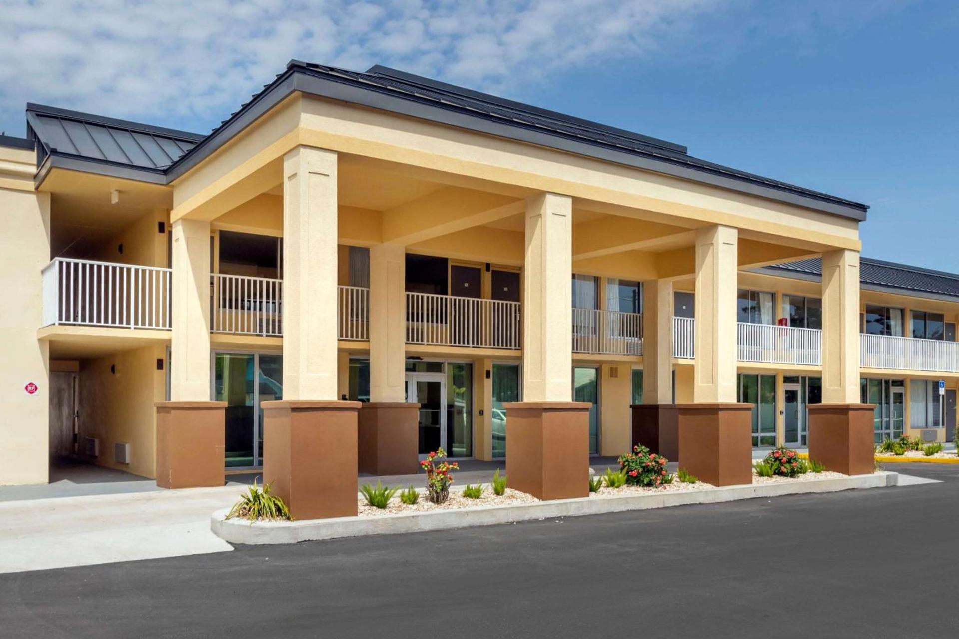 Quality Inn Saint Petersburg North-Tampa Bay — hotel in St Petersburg
