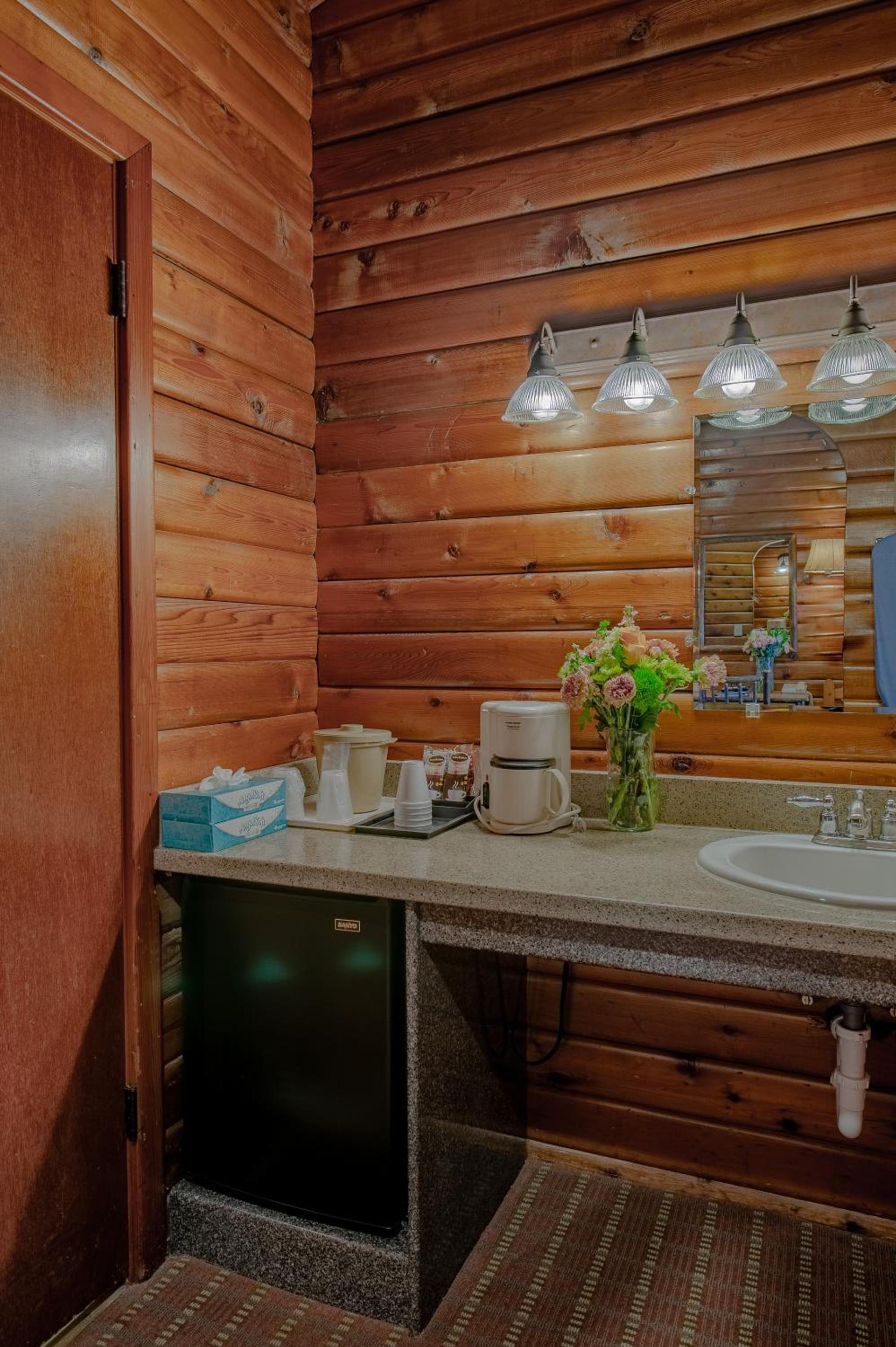 Antler Inn photo 26
