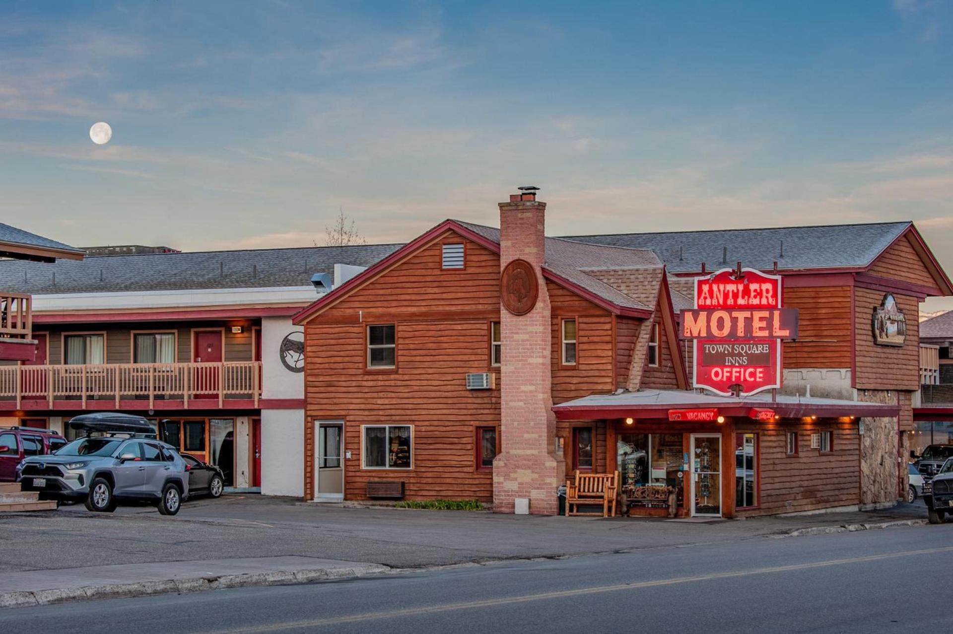 Antler Inn photo 16