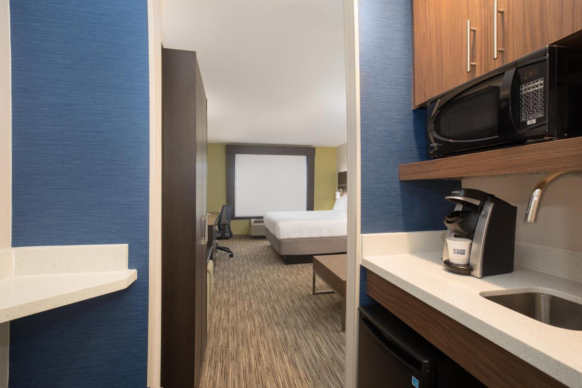 Holiday Inn Express Hotel & Suites Longmont by IHG photo 87