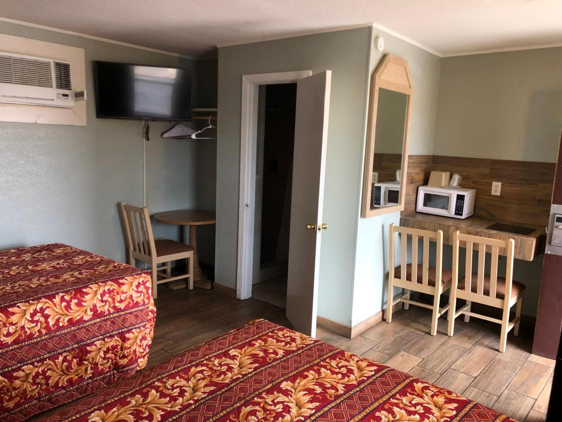 Budget inn photo 15