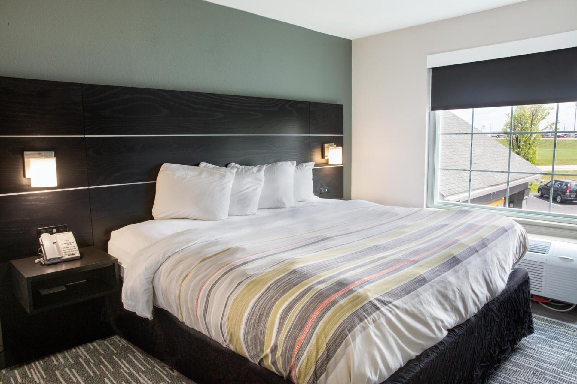 Country Inn & Suites by Radisson, Columbus West, OH photo 45