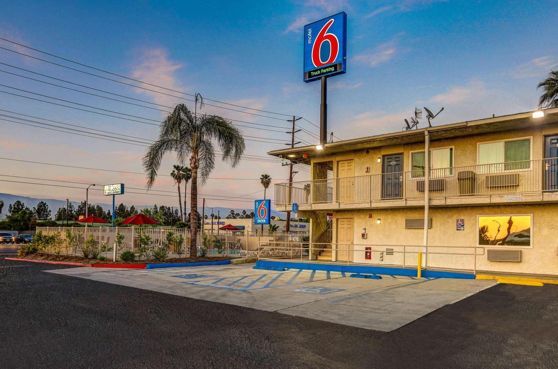 Motel 6-San Bernardino, CA - South photo 2