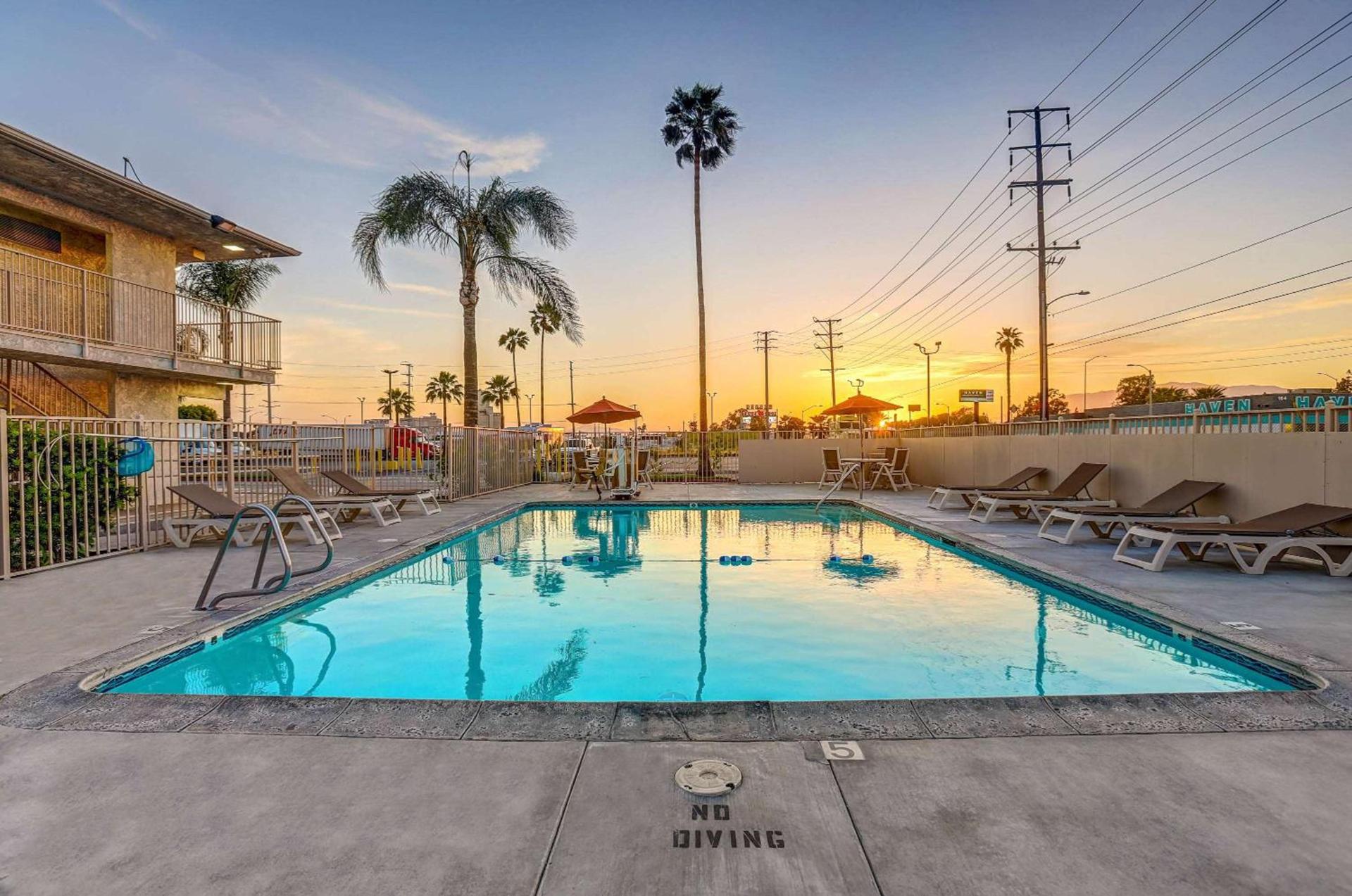 Motel 6-San Bernardino, CA - South photo 5