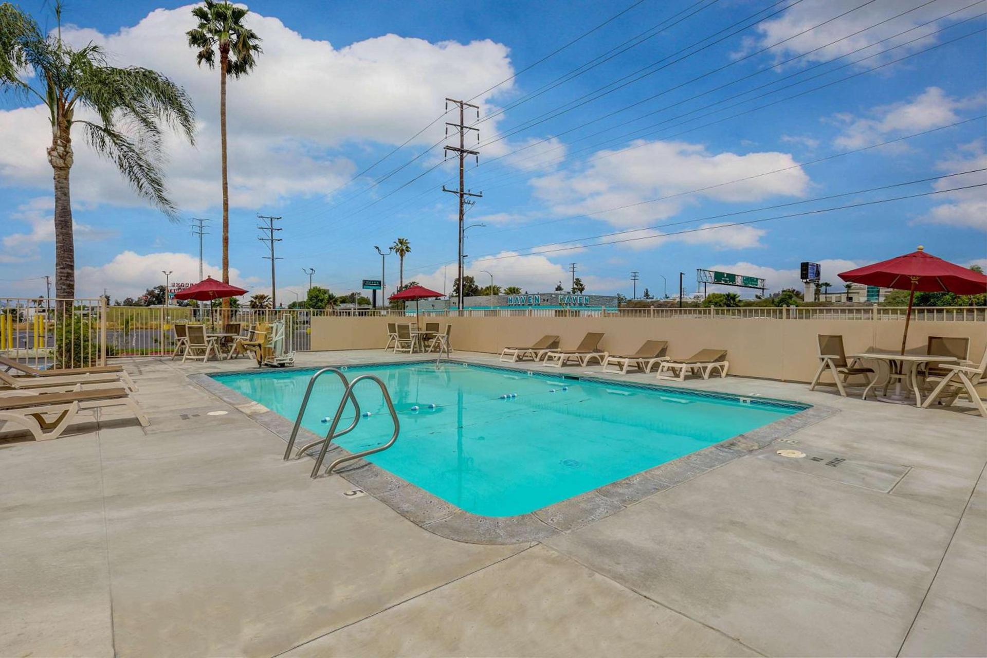 Motel 6-San Bernardino, CA - South photo 3