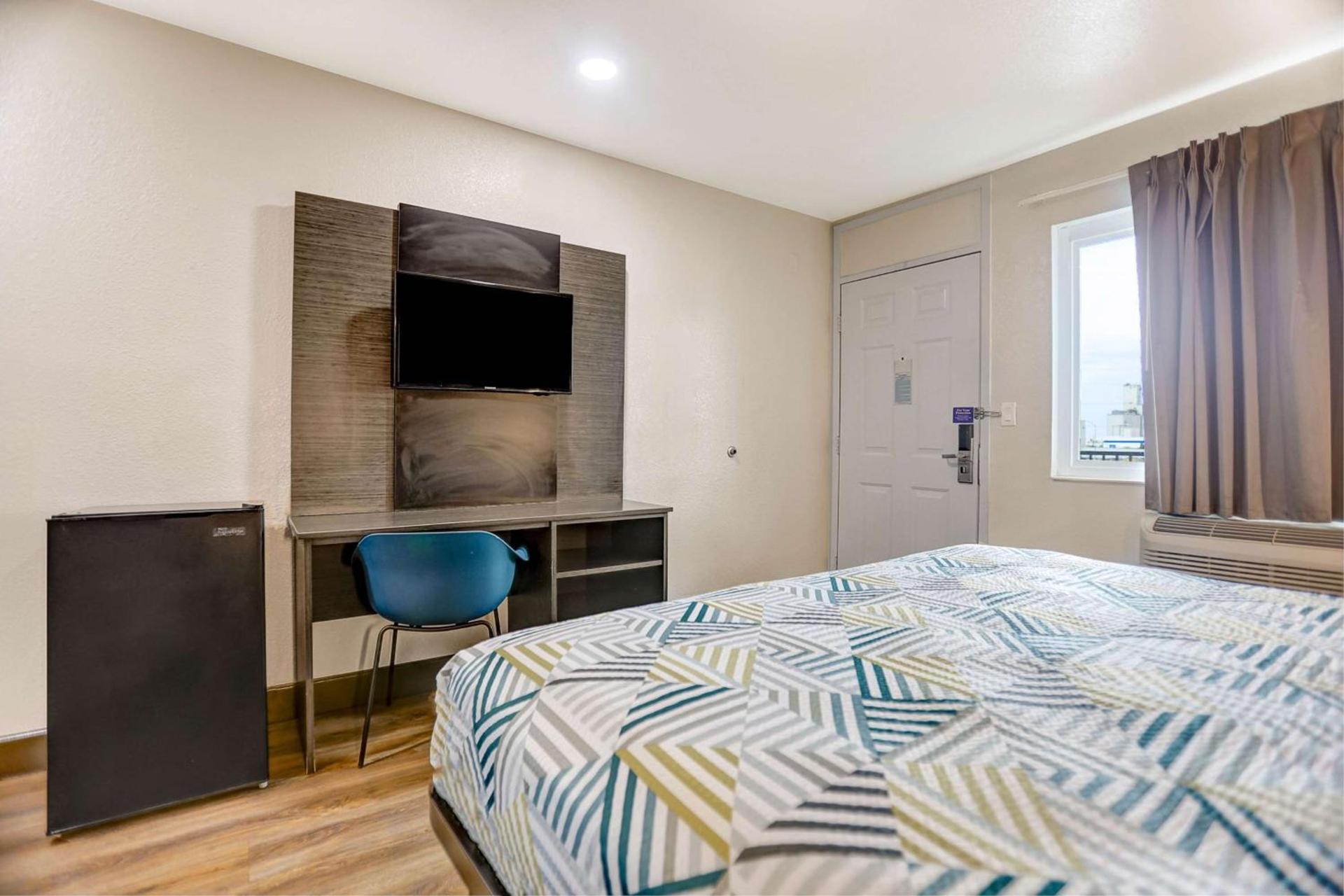 Motel 6-San Bernardino, CA - South photo 14