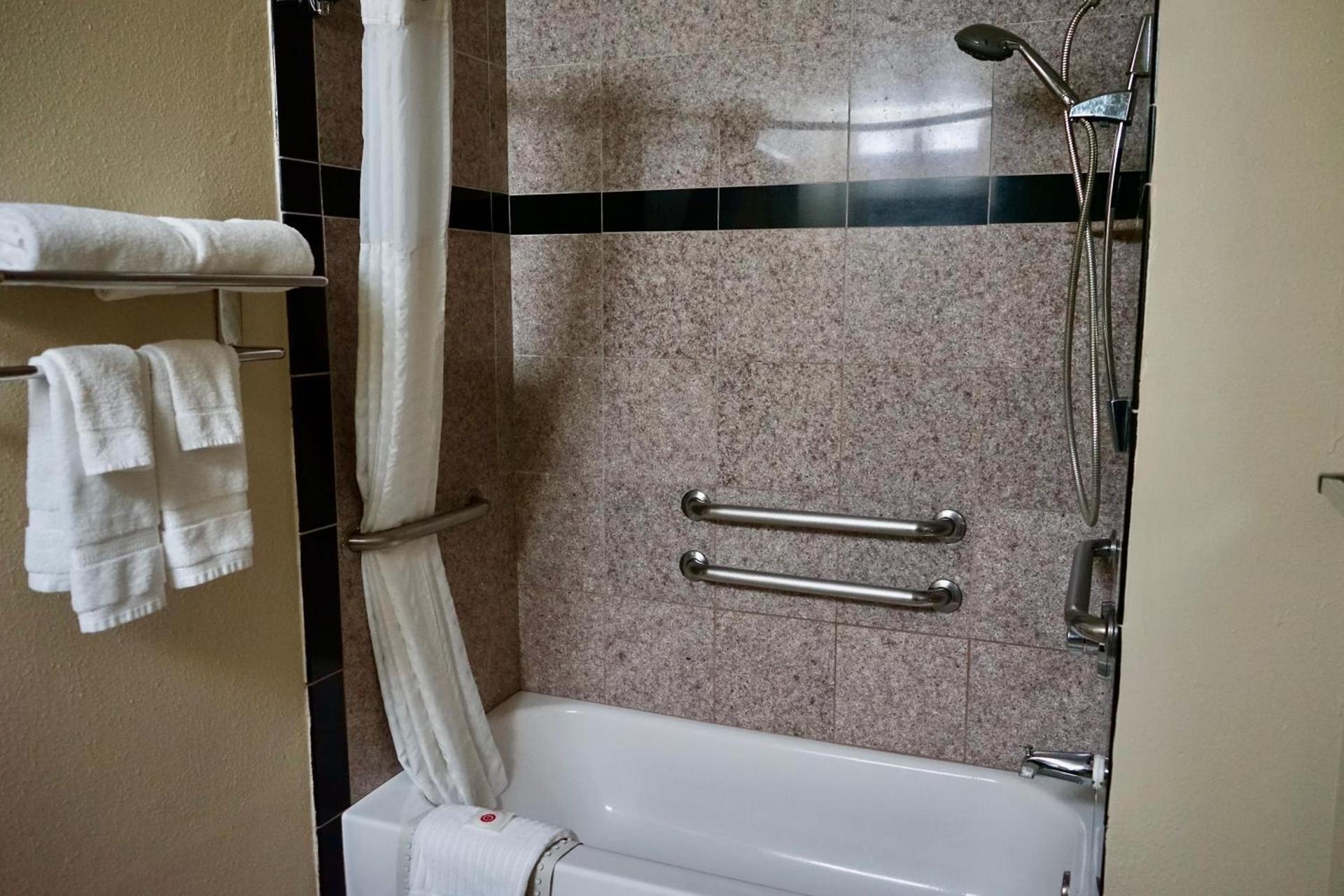 Comfort Suites Victorville-Hesperia photo 37