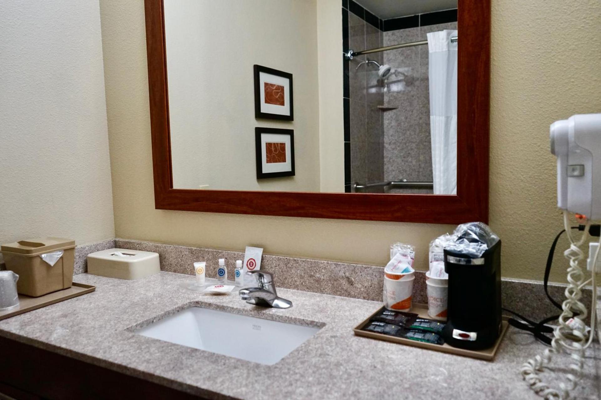 Comfort Suites Victorville-Hesperia photo 40