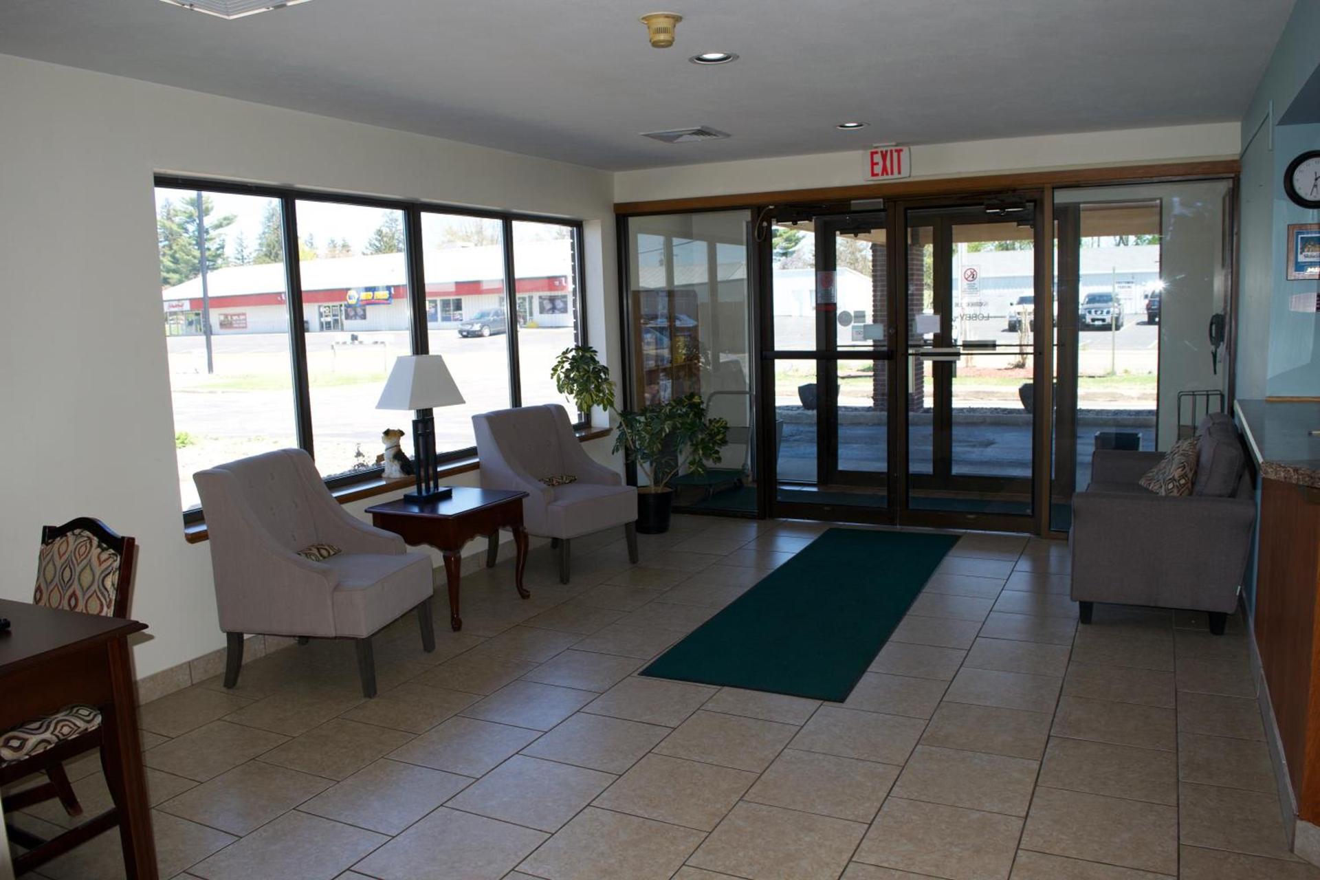 AmeriVu Inn and Suites Shawano WI photo 20