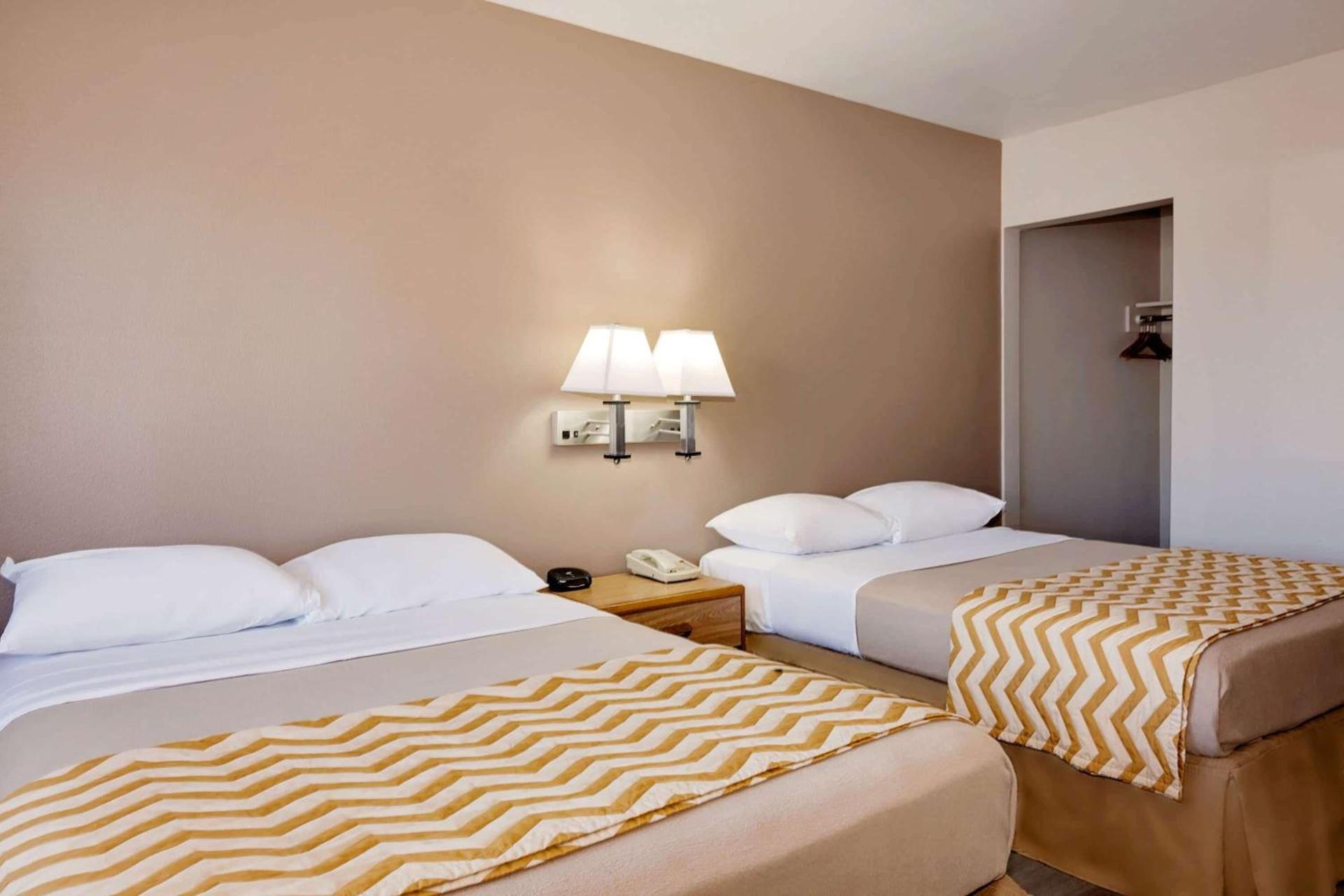 Travelodge by Wyndham Eureka photo 17