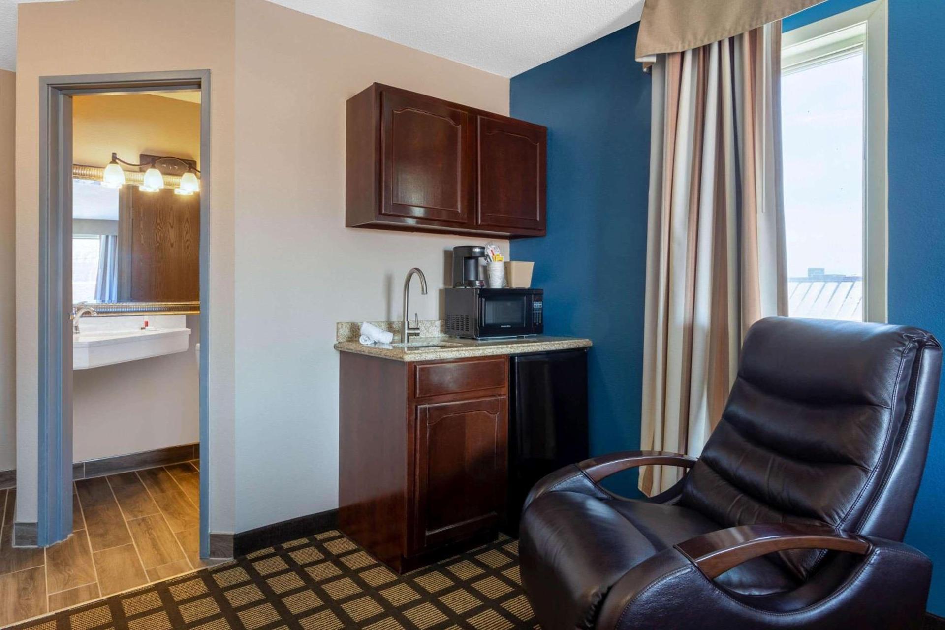 Baymont by Wyndham Rochester Mayo Clinic Area photo 12