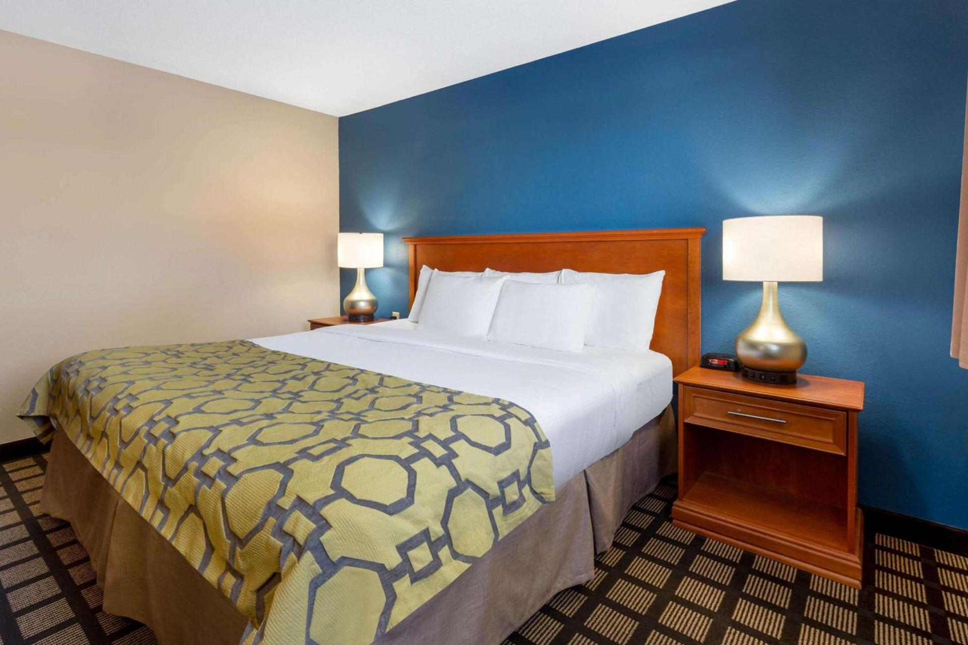 Baymont by Wyndham Rochester Mayo Clinic Area photo 18