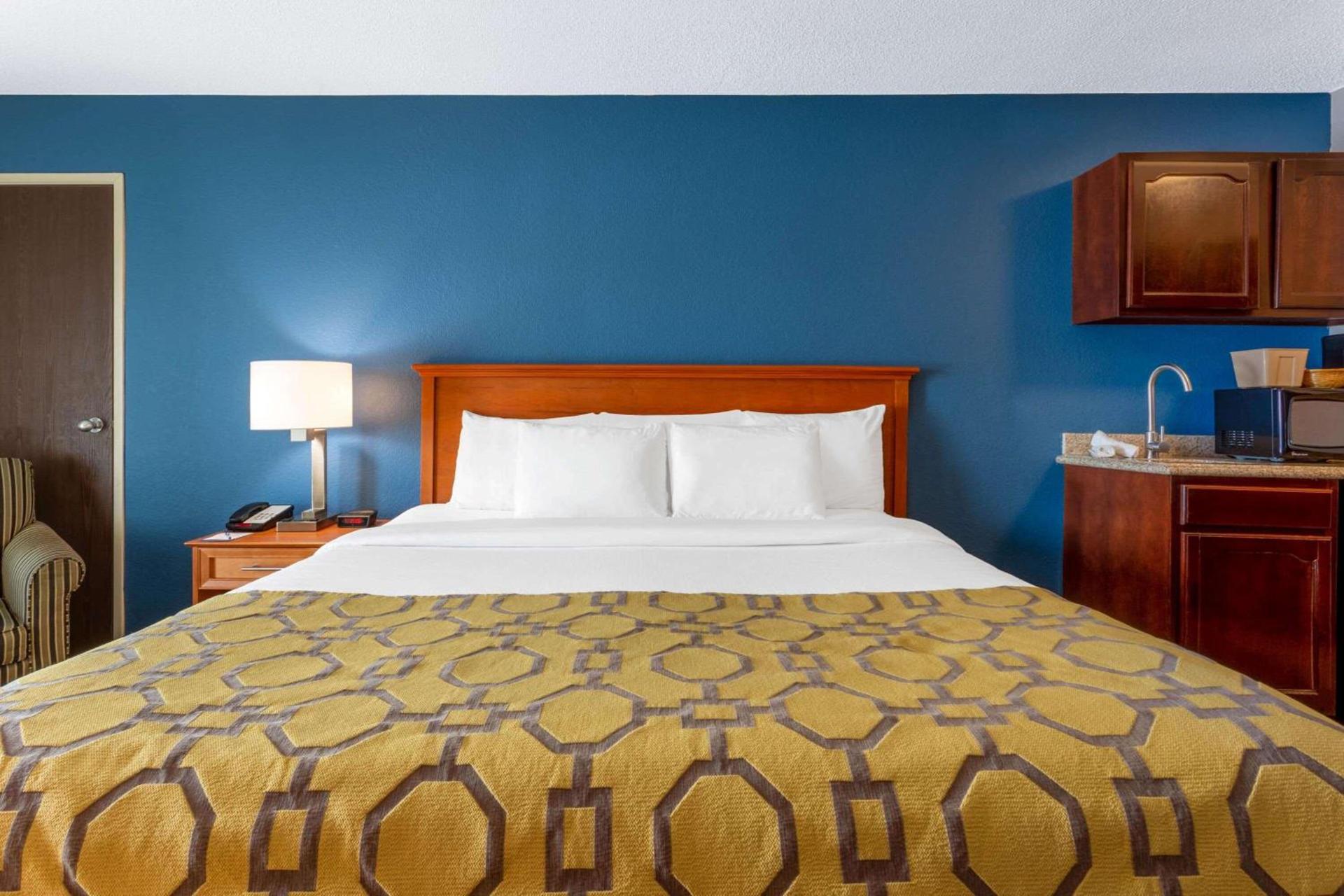 Baymont by Wyndham Rochester Mayo Clinic Area photo 21
