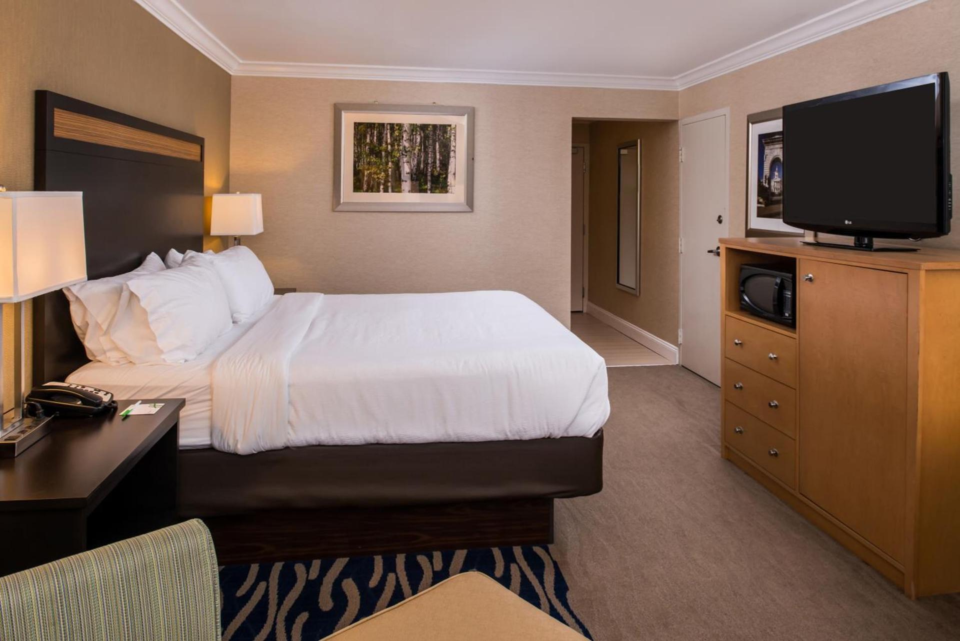 Doubletree By Hilton Concord Downtown photo 13