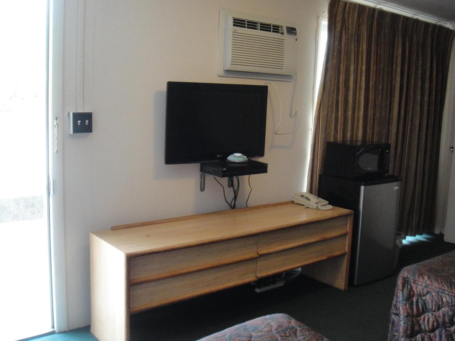 California Motel photo 13