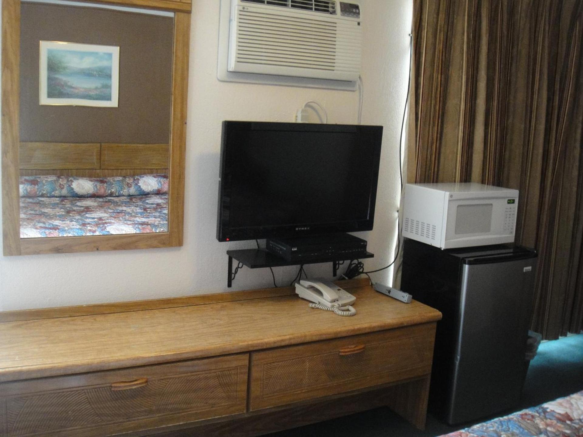 California Motel photo 6