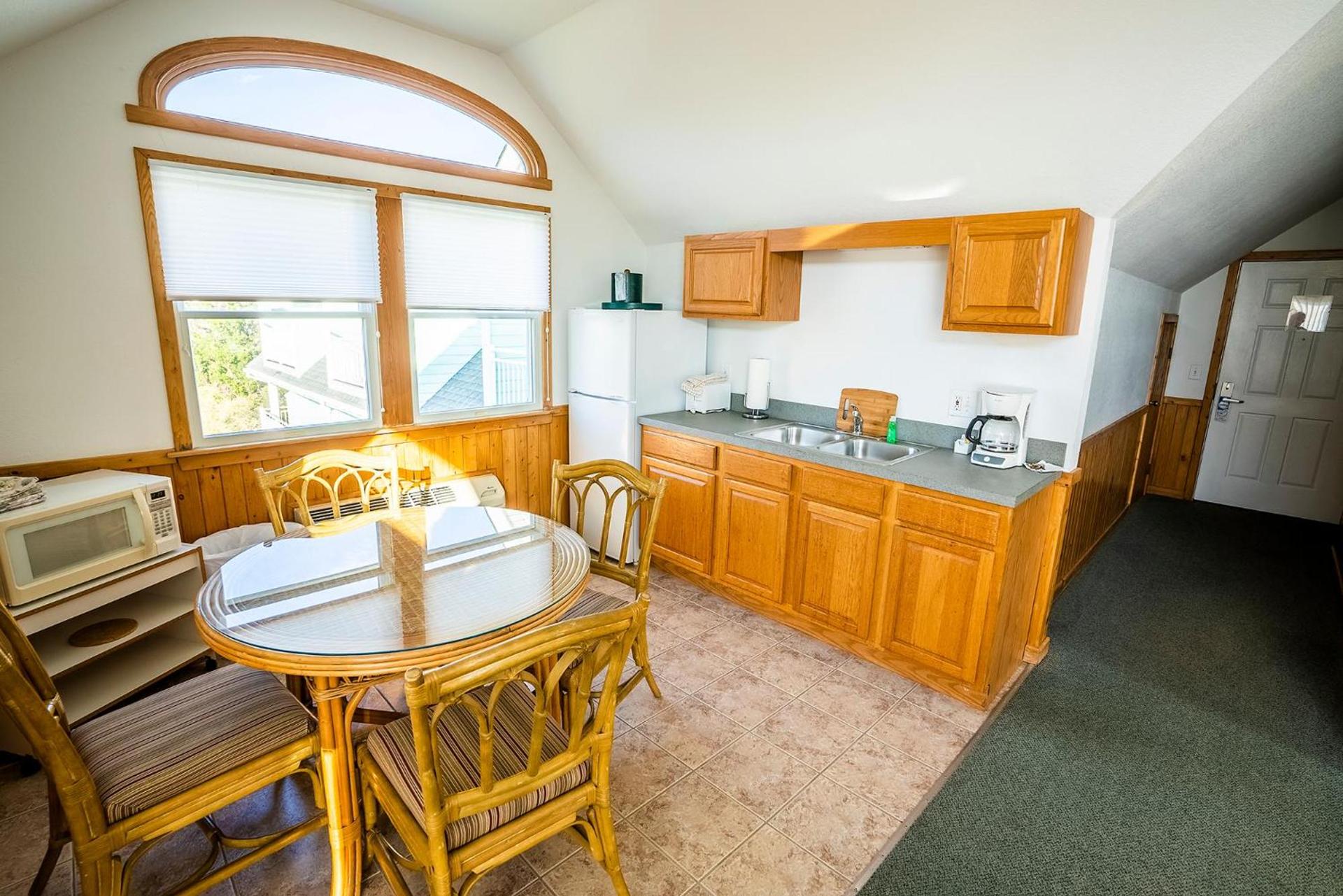 The Ocracoke Harbor Inn photo 17