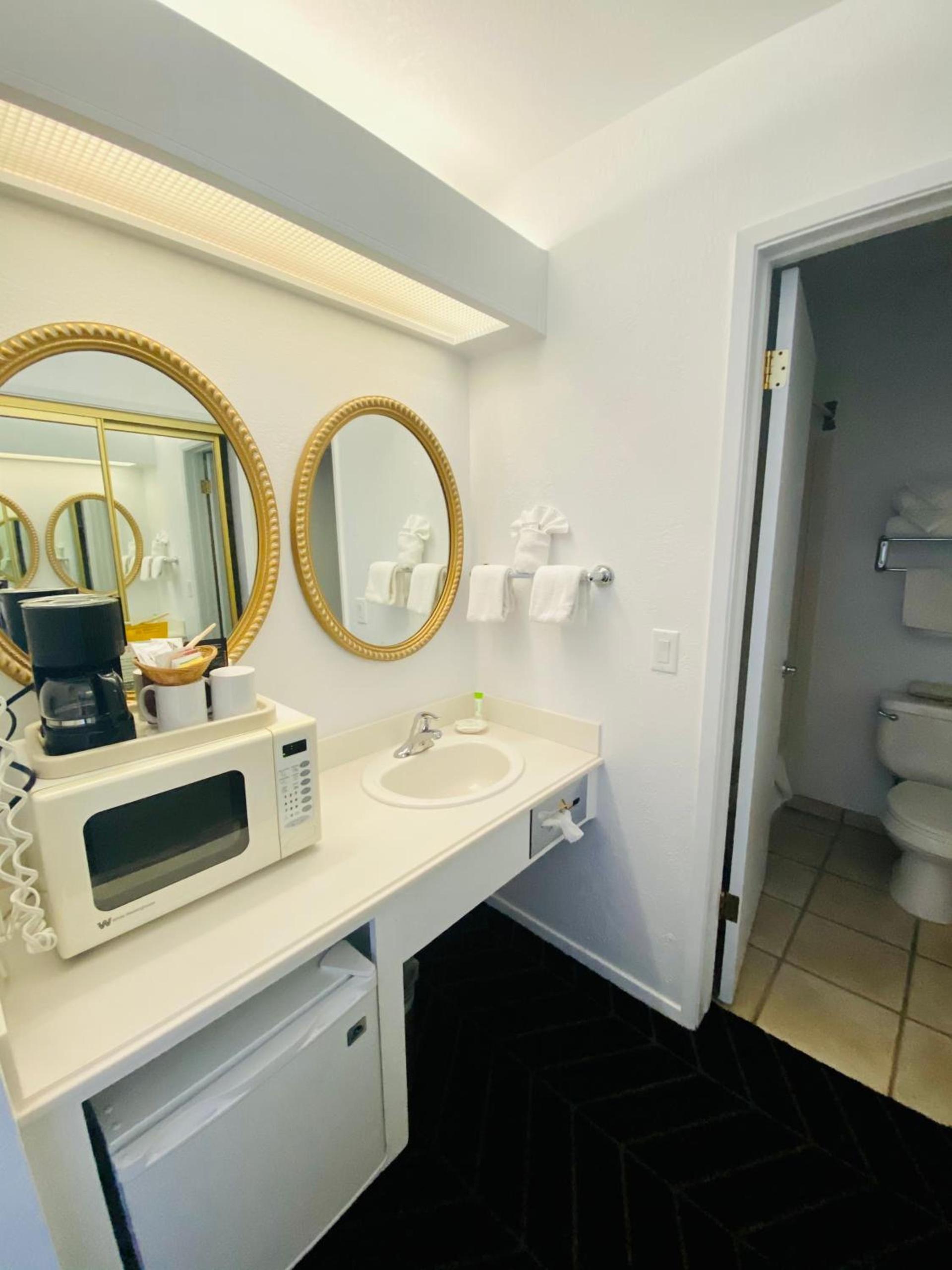 Masterpiece Hotel photo 39