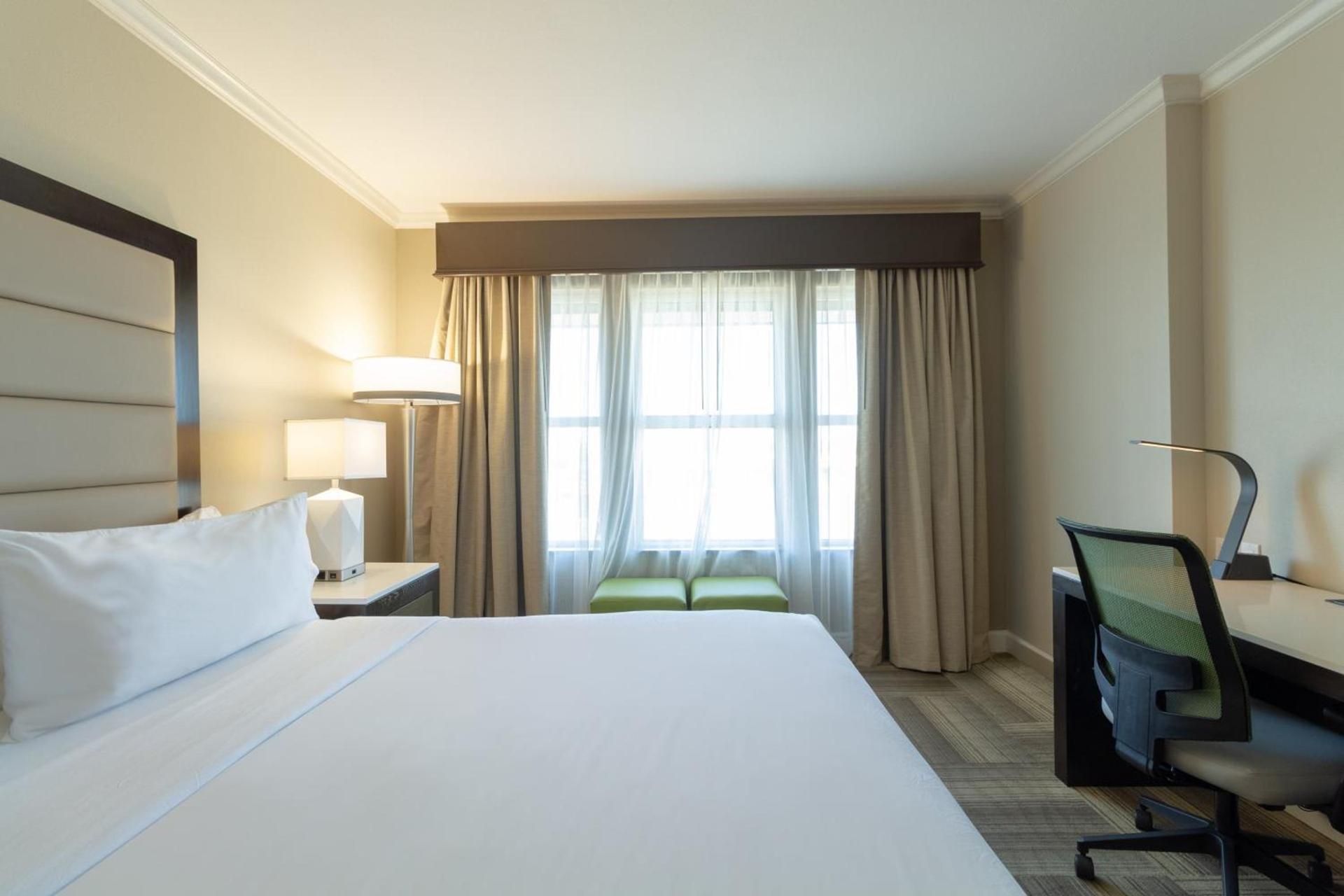 Holiday Inn Express Savannah - Historic District photo 39