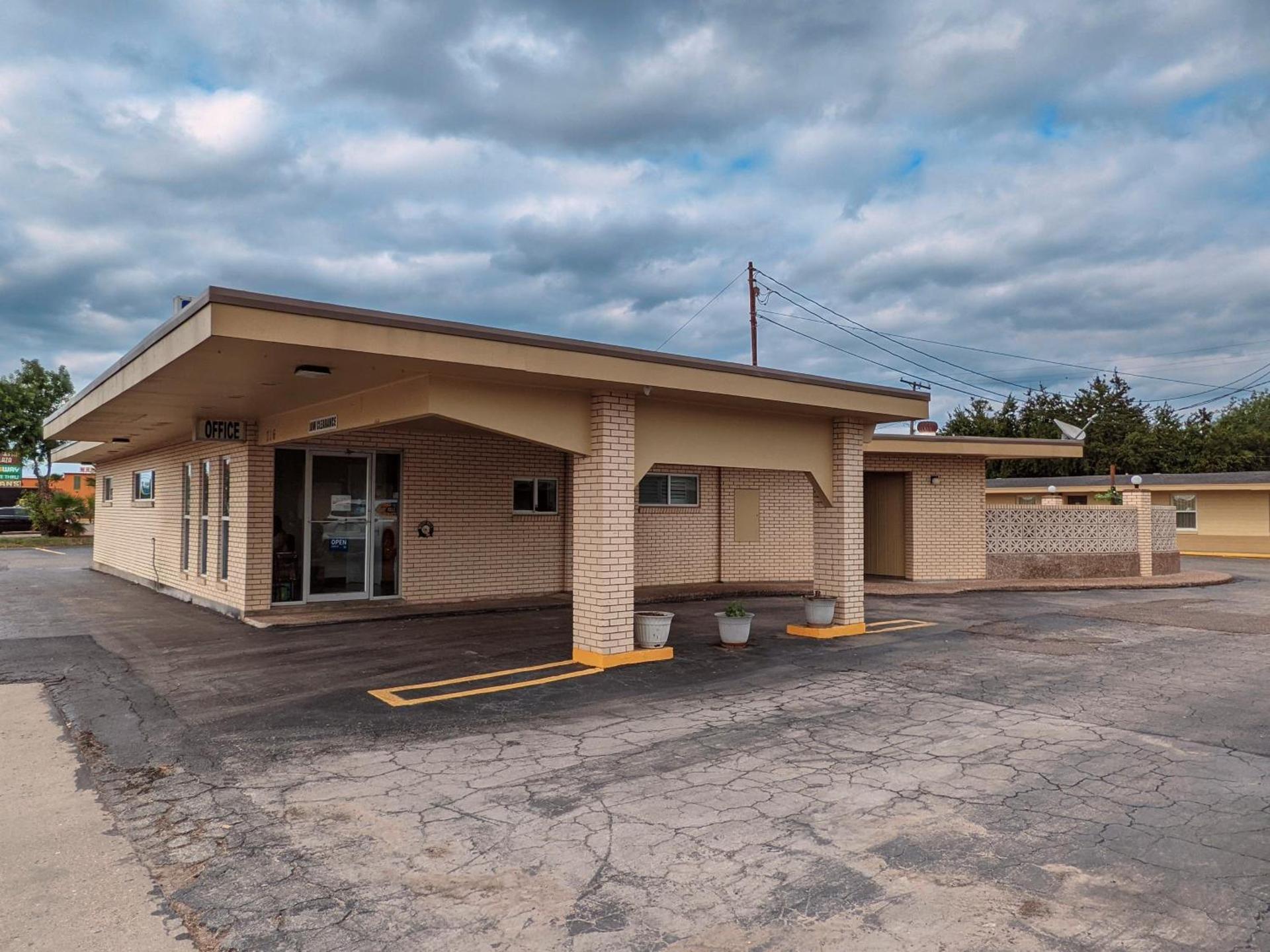 Budget inn photo 4