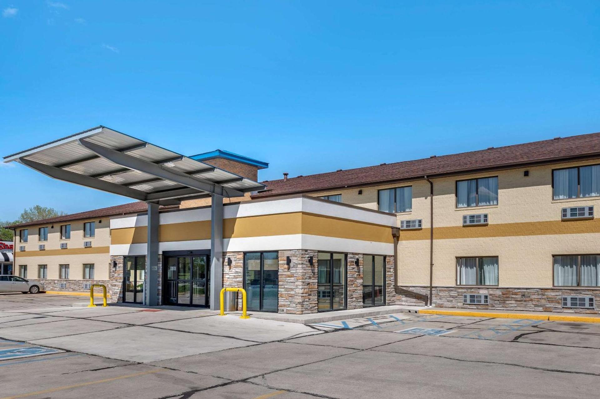 Comfort Inn Near Kokomo Speedway photo 27