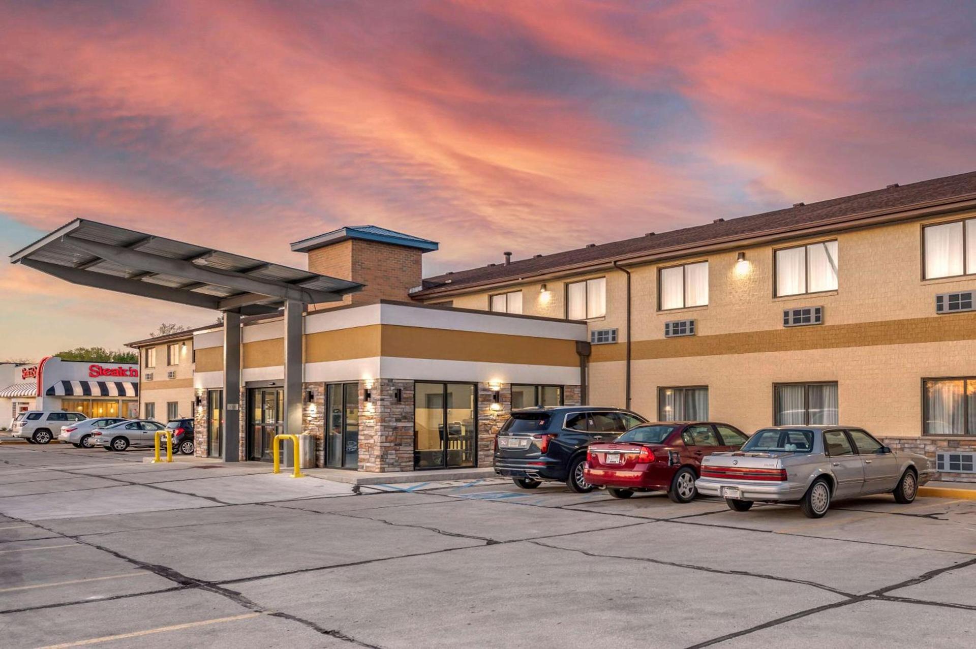 Comfort Inn Near Kokomo Speedway photo 8