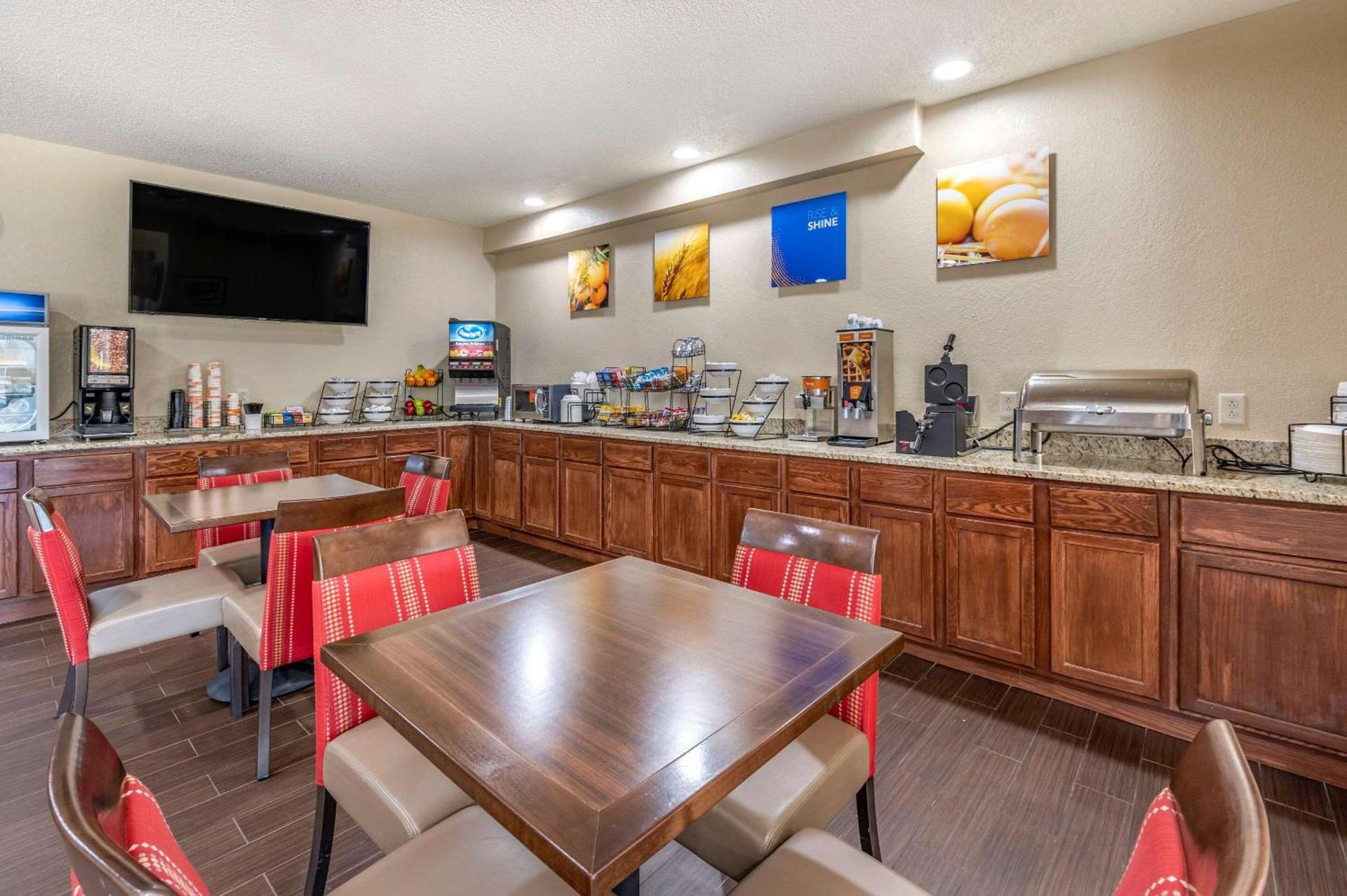 Comfort Inn Near Kokomo Speedway photo 40