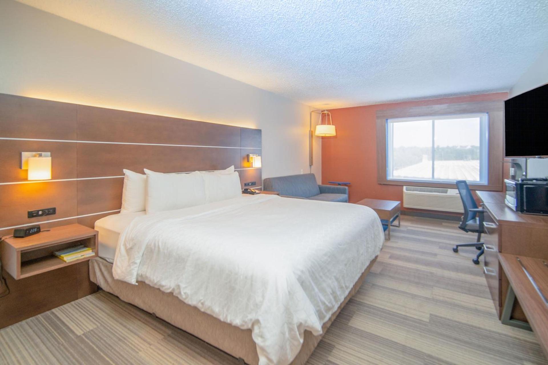 Holiday Inn Express Houghton-Keweenaw by IHG photo 28