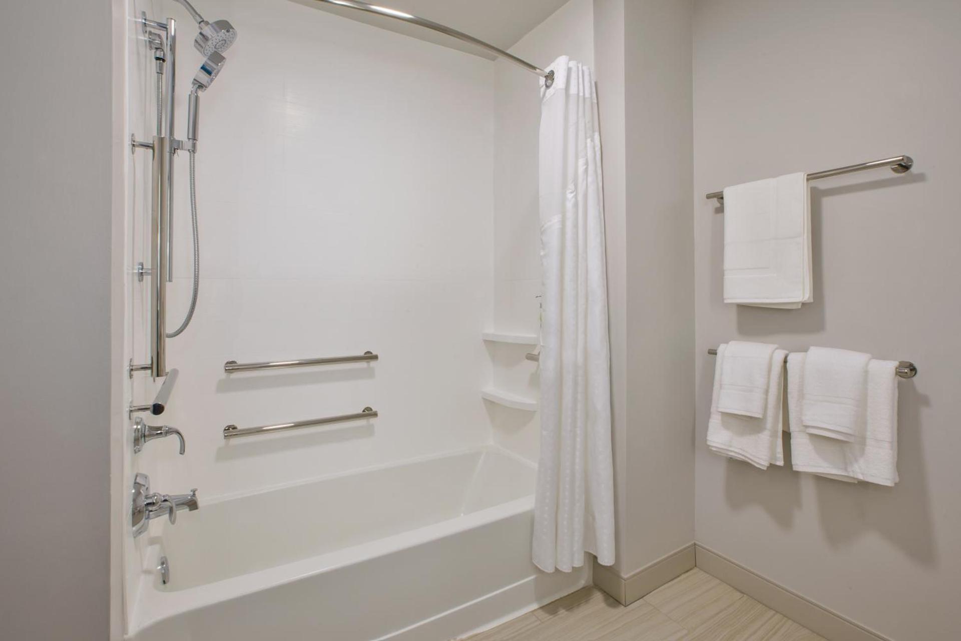 Holiday Inn Express & Suites Wooster by IHG photo 10