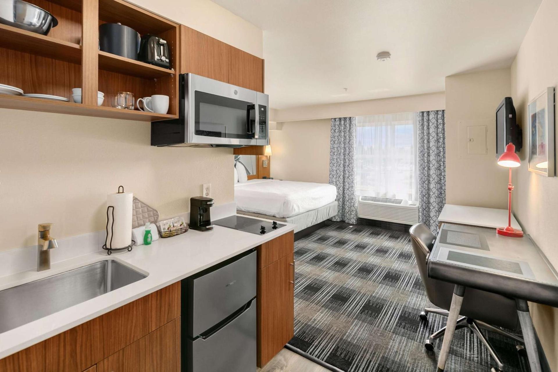 Executive Residency by Best Western Navigator Inn & Suites photo 10