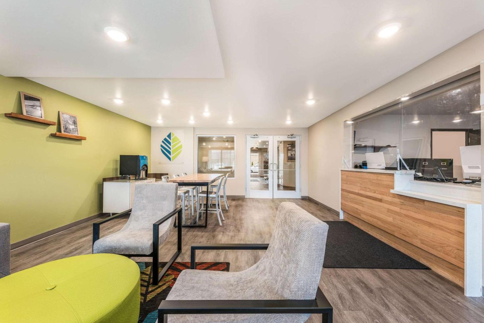 WoodSpring Suites Linden photo 6