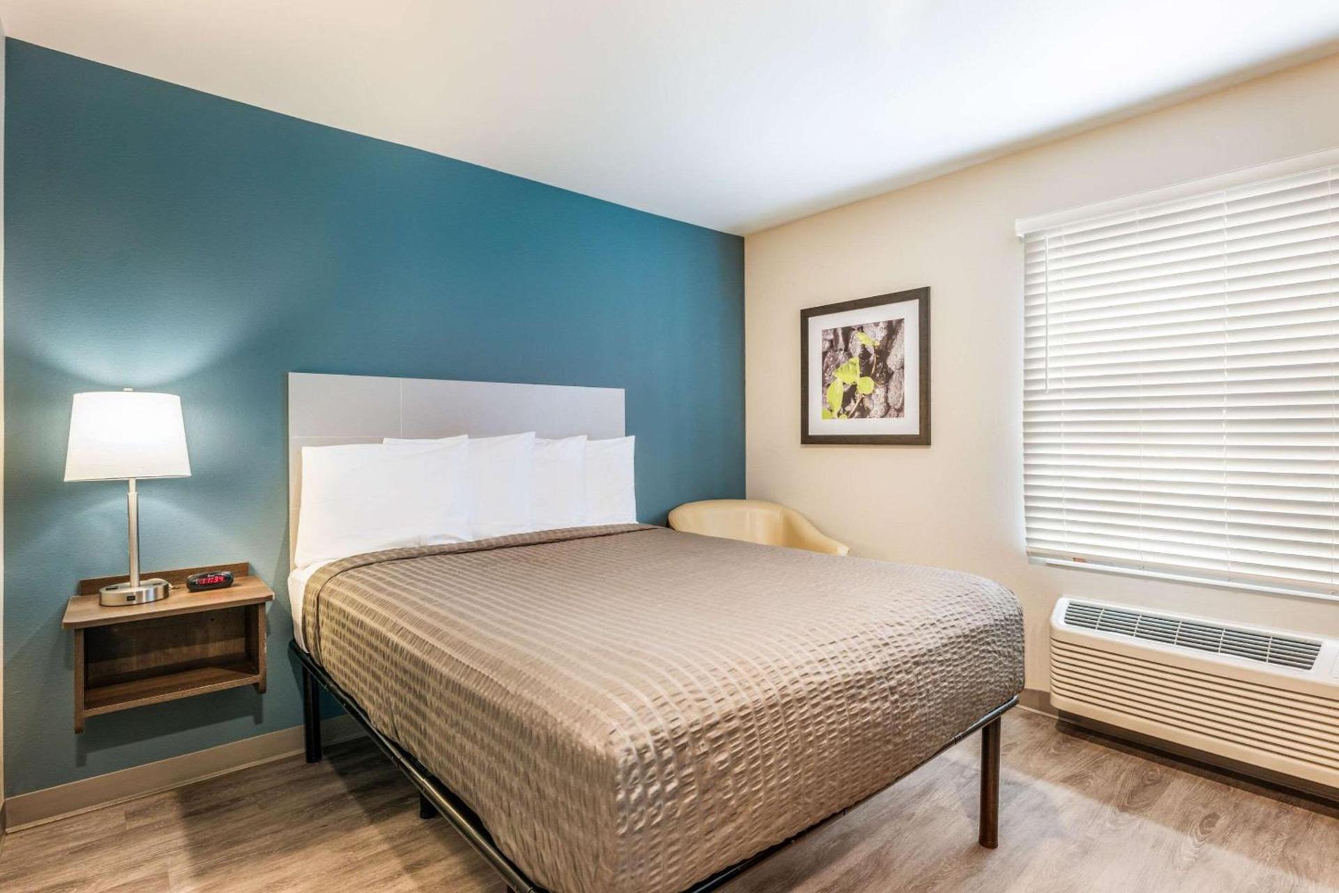 WoodSpring Suites Linden photo 8
