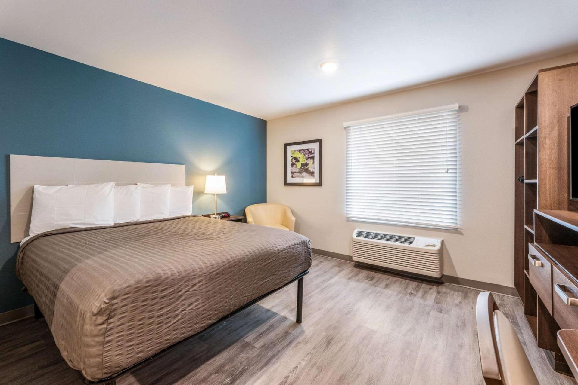 WoodSpring Suites Linden photo 19